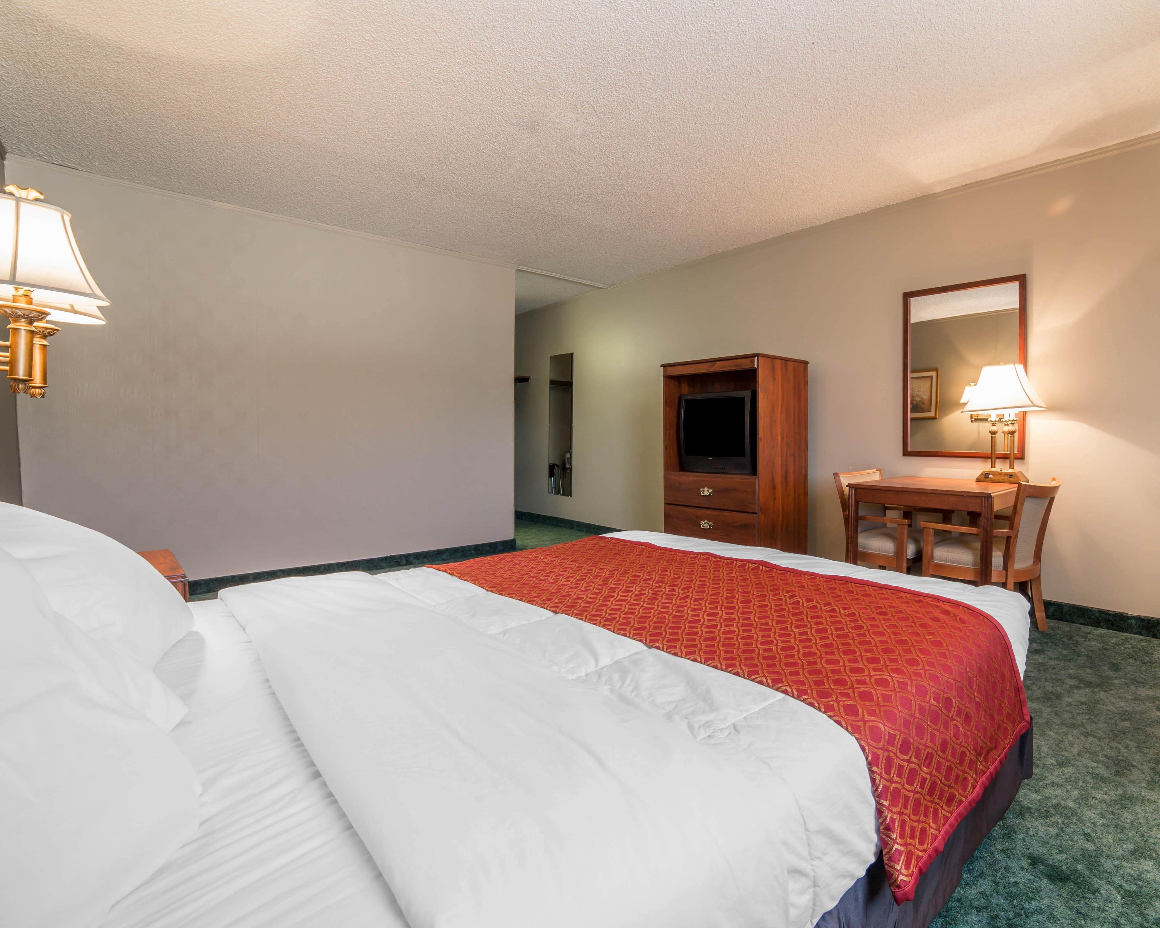 Econo Lodge Salina Scenic Route 89 & I-70 — 9