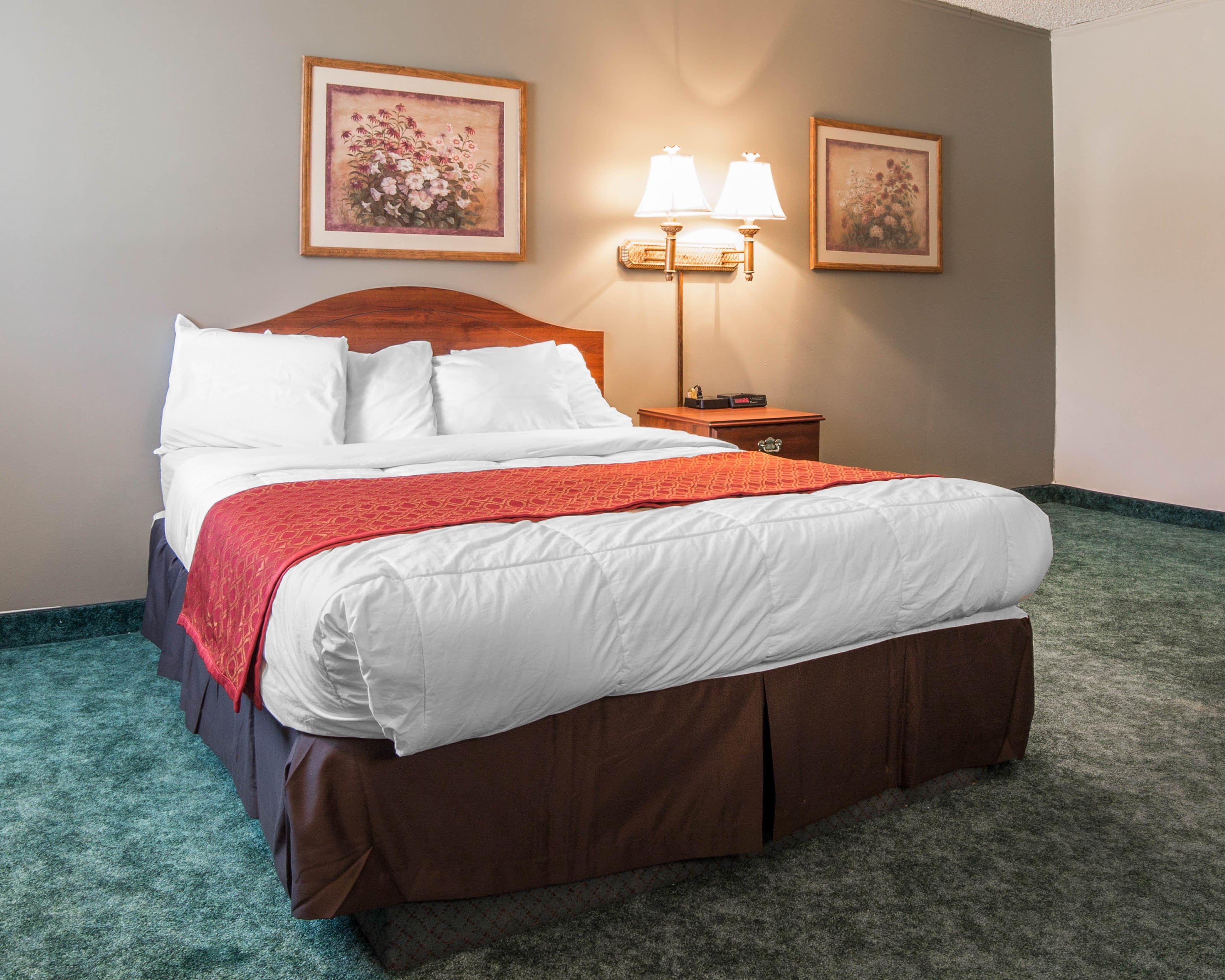 Econo Lodge Salina Scenic Route 89 & I-70 — 10
