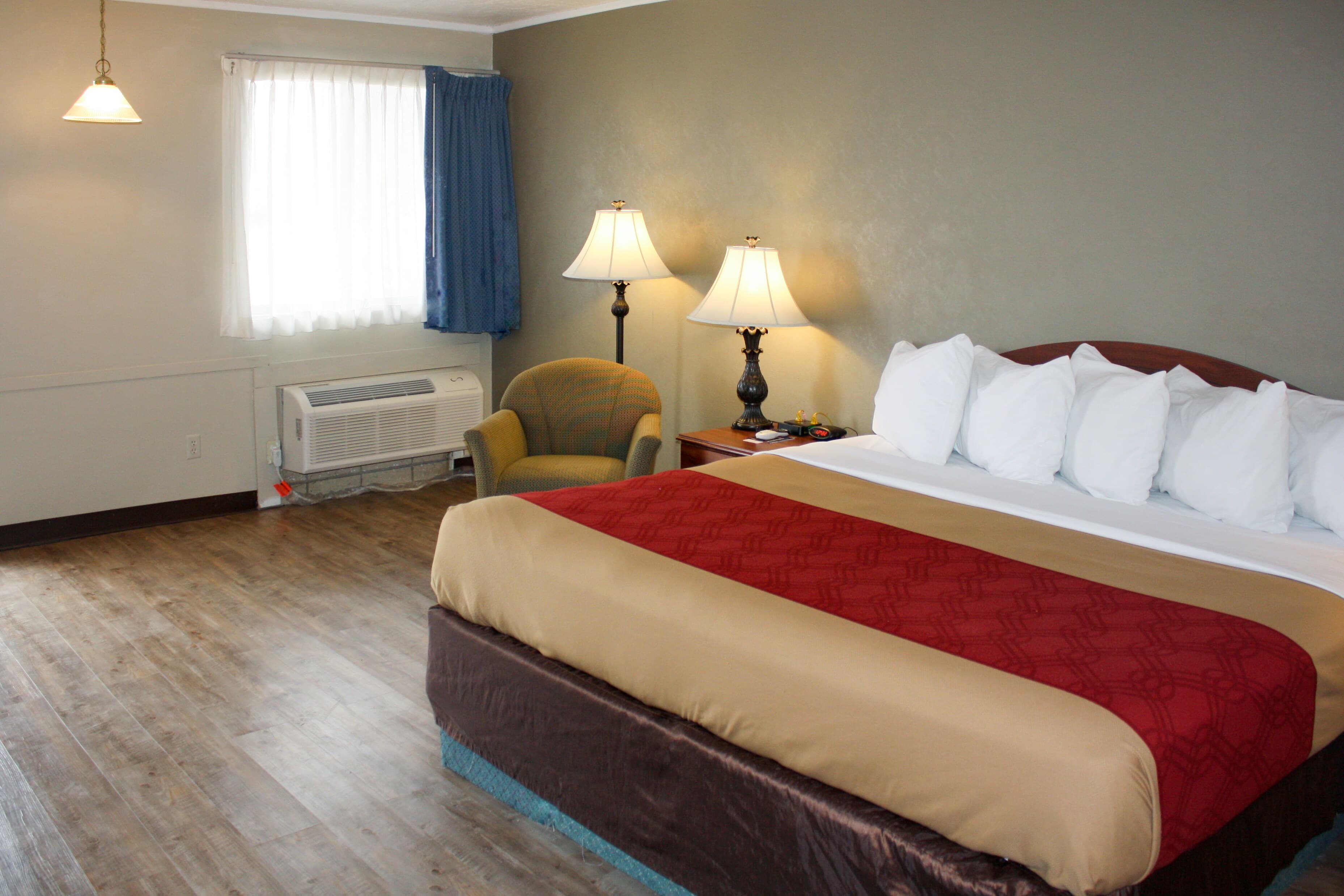 Econo Lodge Salina Scenic Route 89 & I-70 — 6