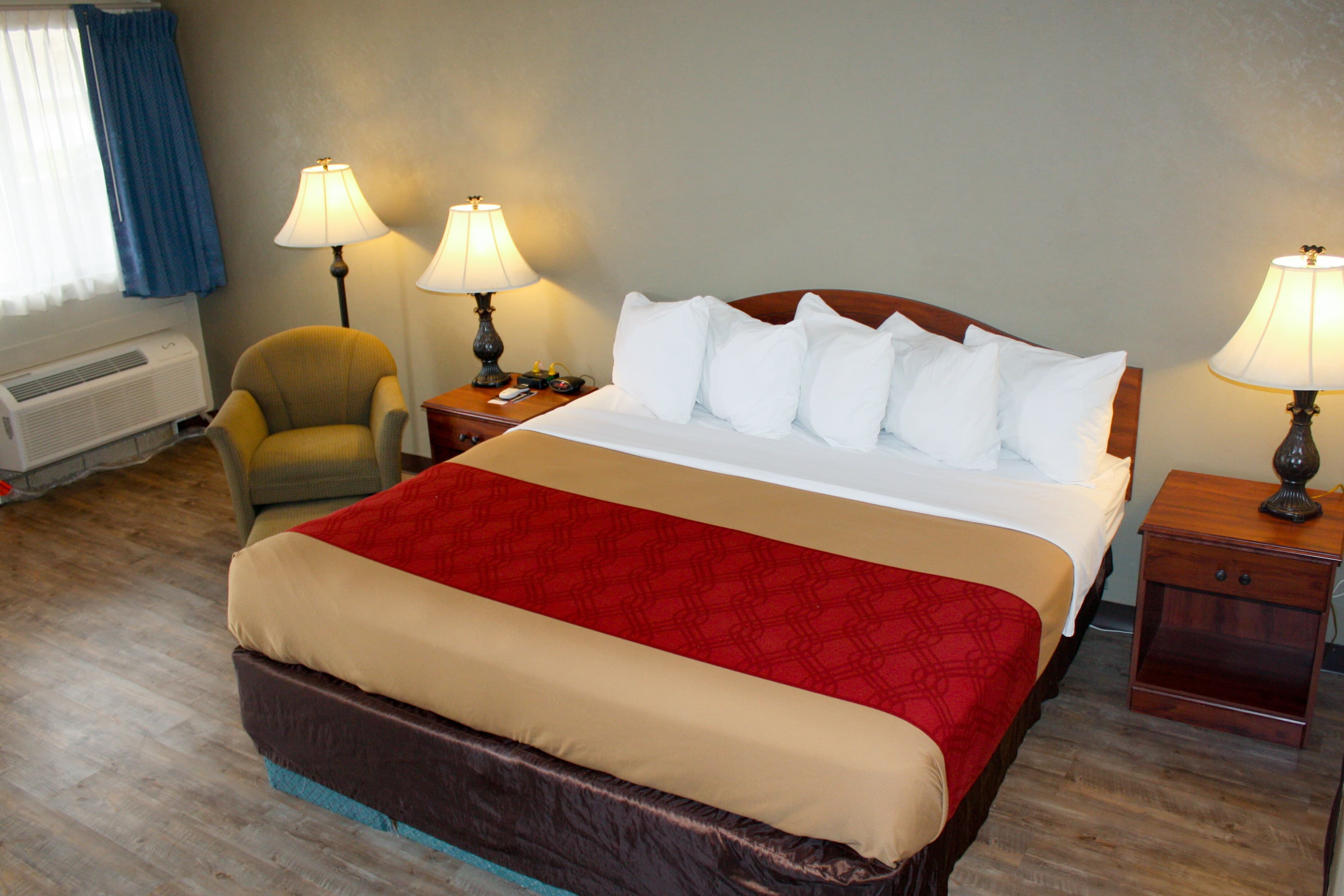 Econo Lodge Salina Scenic Route 89 & I-70 — 8