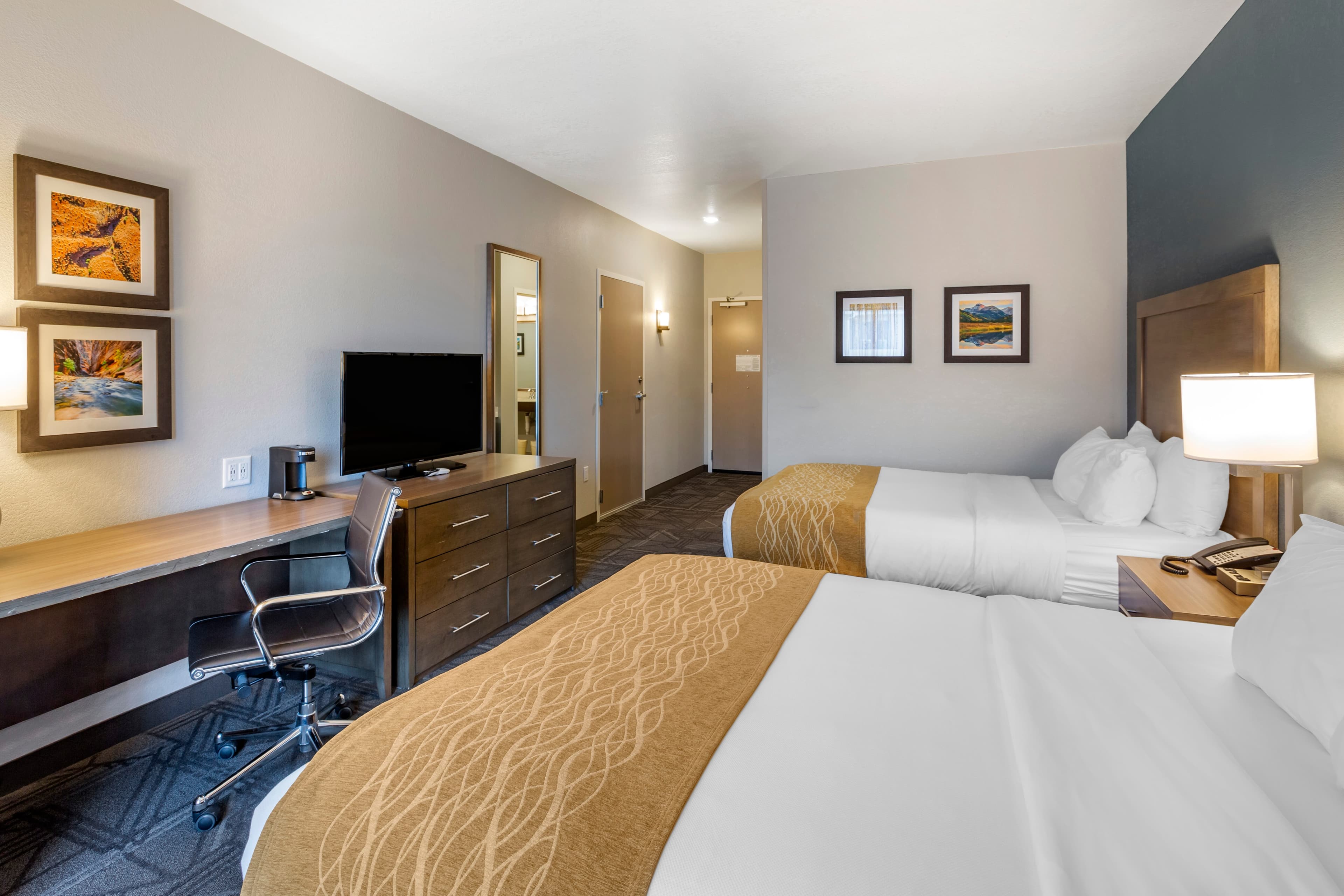 Comfort Inn & Suites Salt Lake City Airport — 8