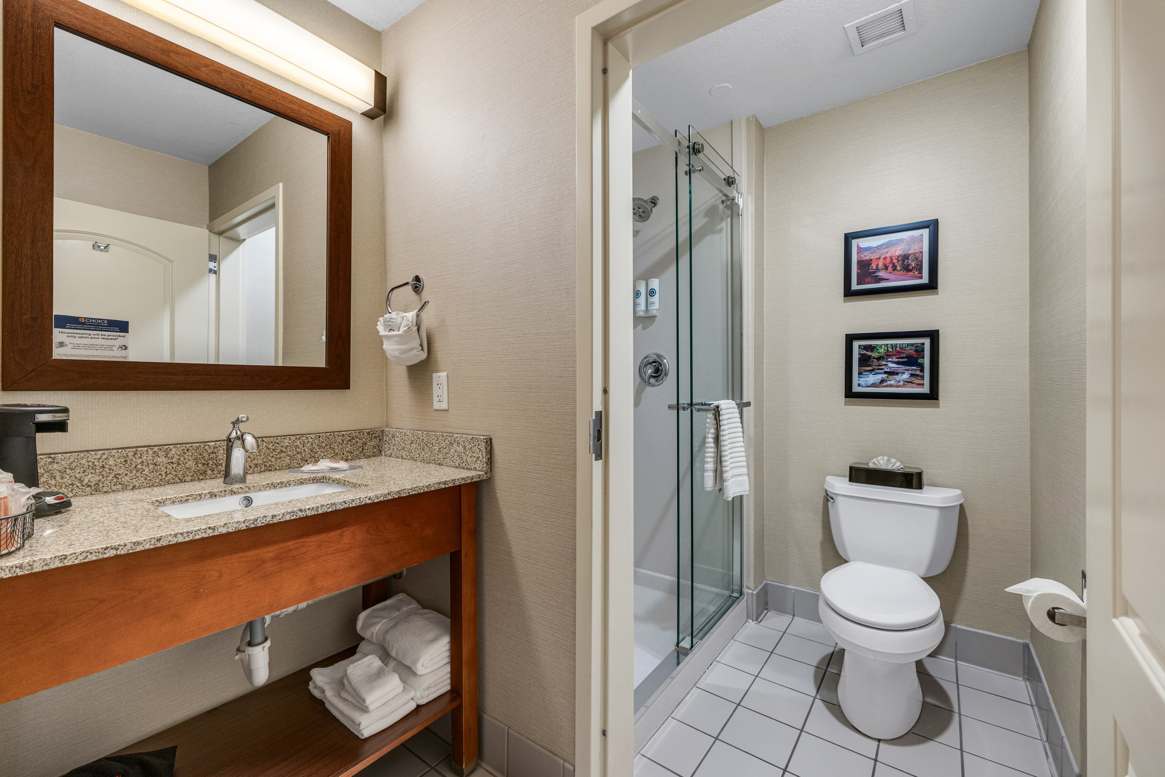 Comfort Inn & Suites Logan Near University — 9
