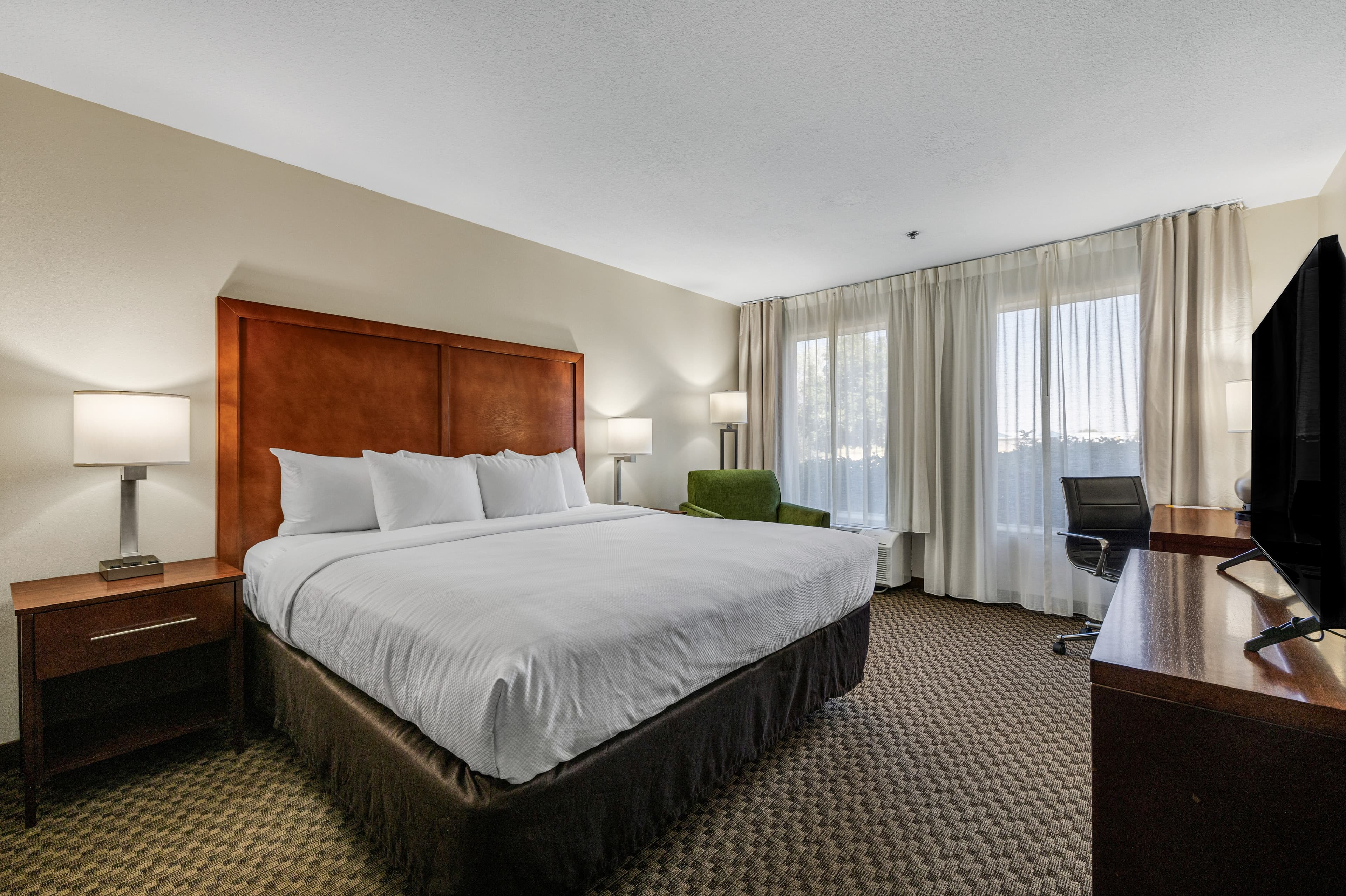 Comfort Inn & Suites Logan Near University - Image 3