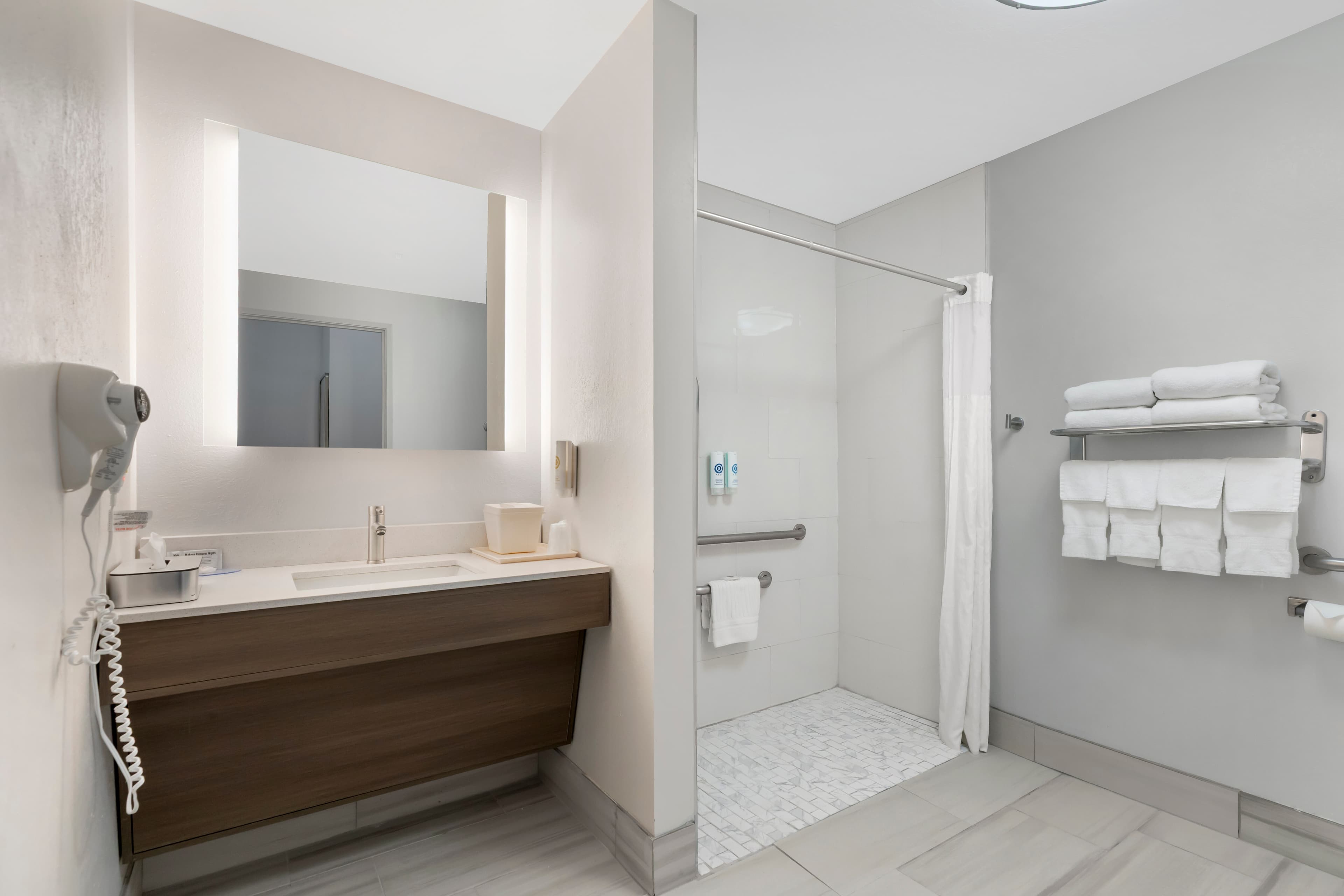 Comfort Inn Ballard-Roosevelt — 14
