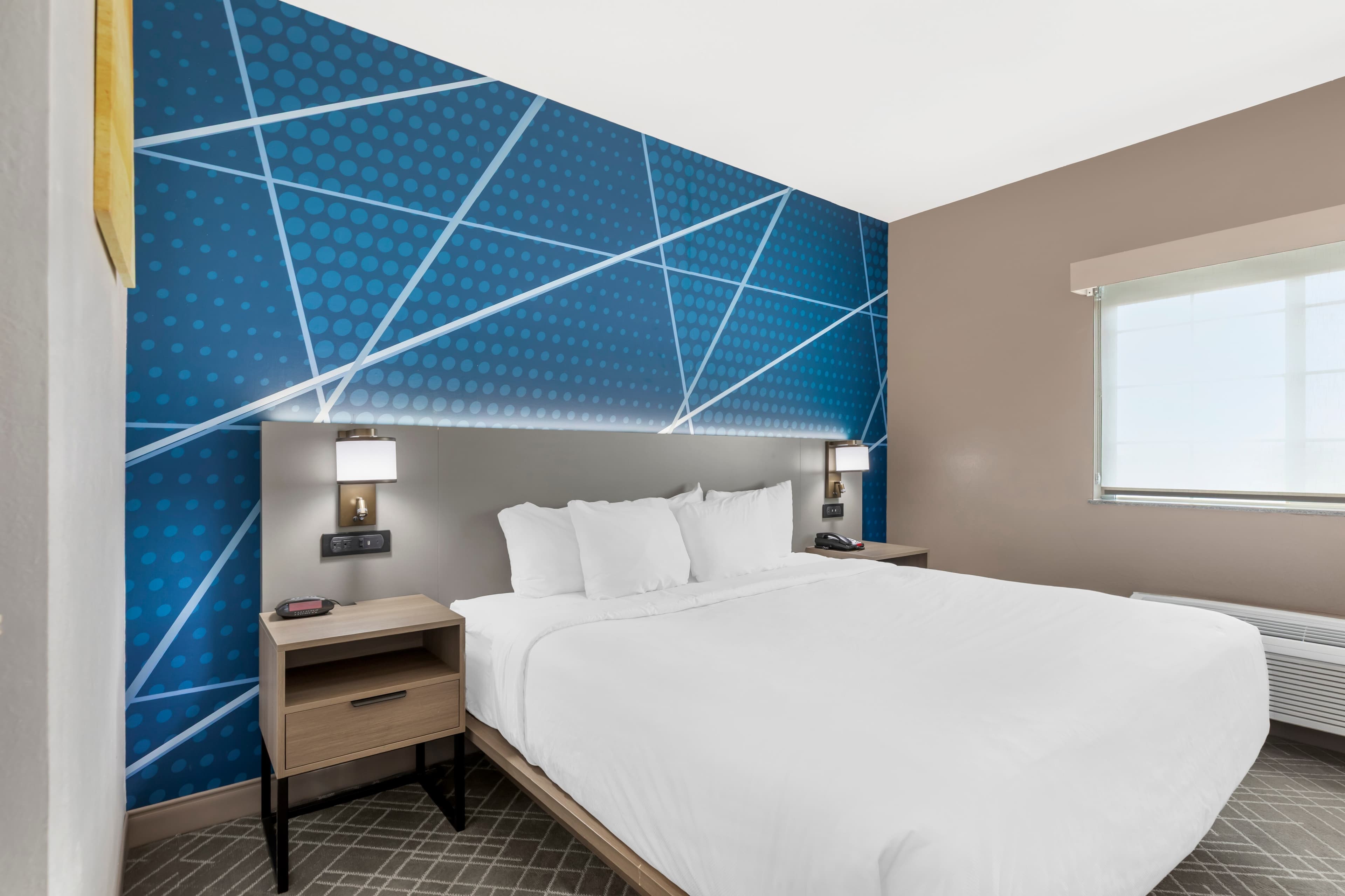Comfort Inn Ballard-Roosevelt - Image 2