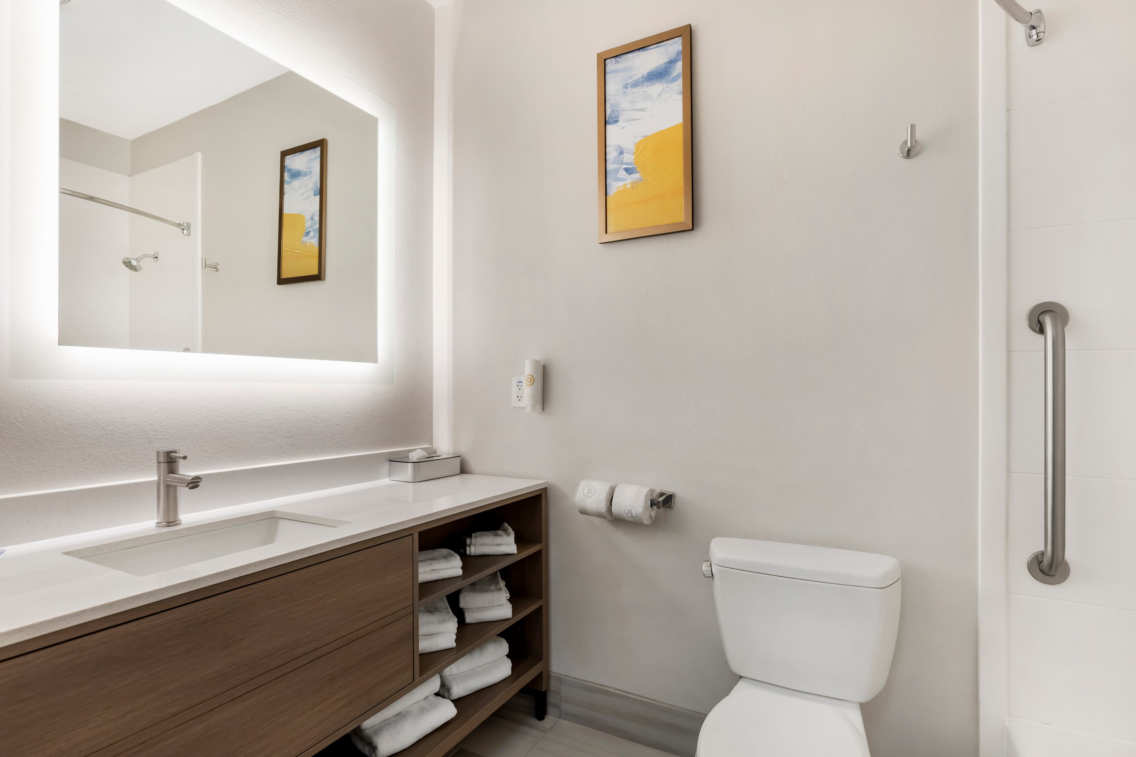Comfort Inn Ballard-Roosevelt — 9