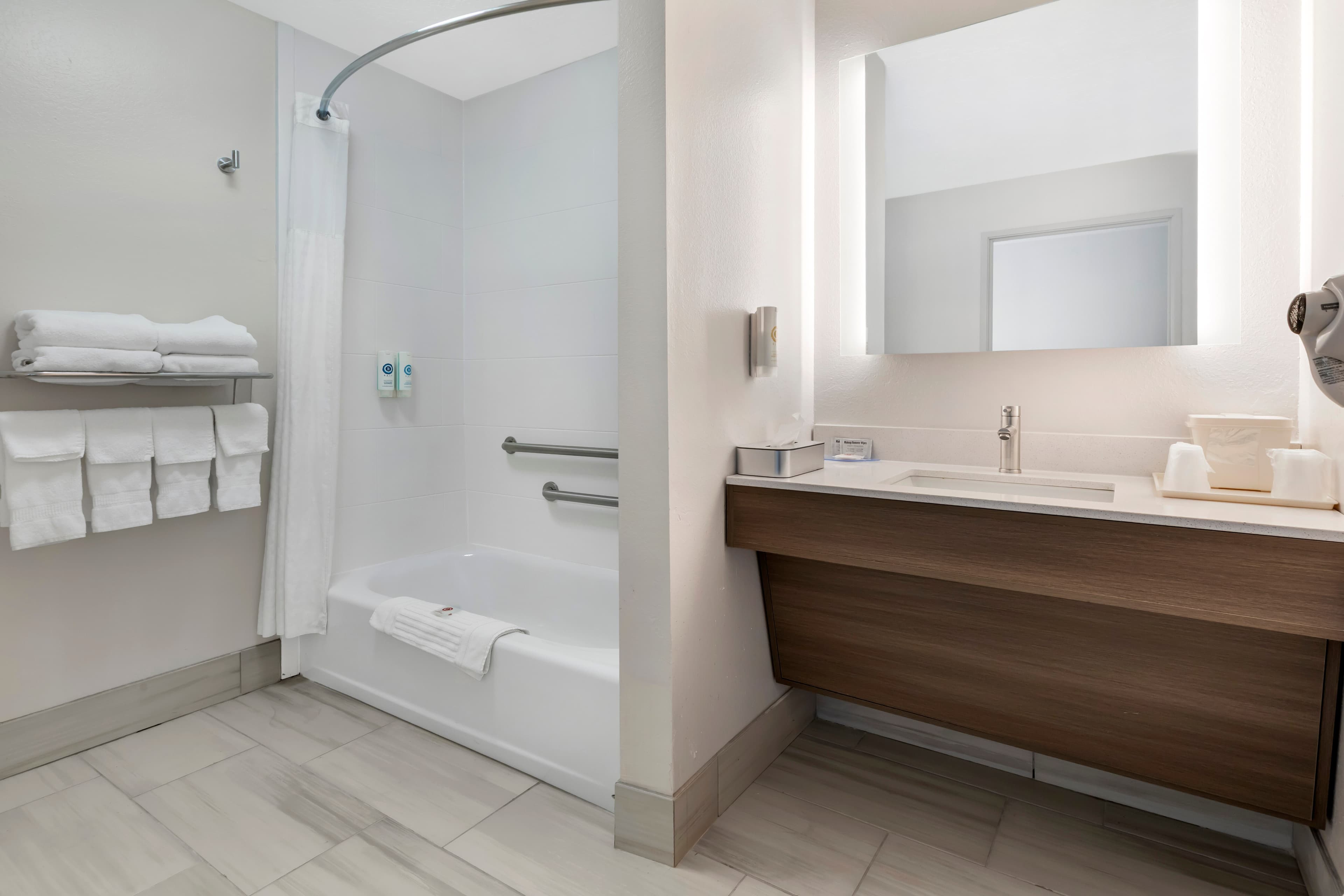 Comfort Inn Ballard-Roosevelt — 13