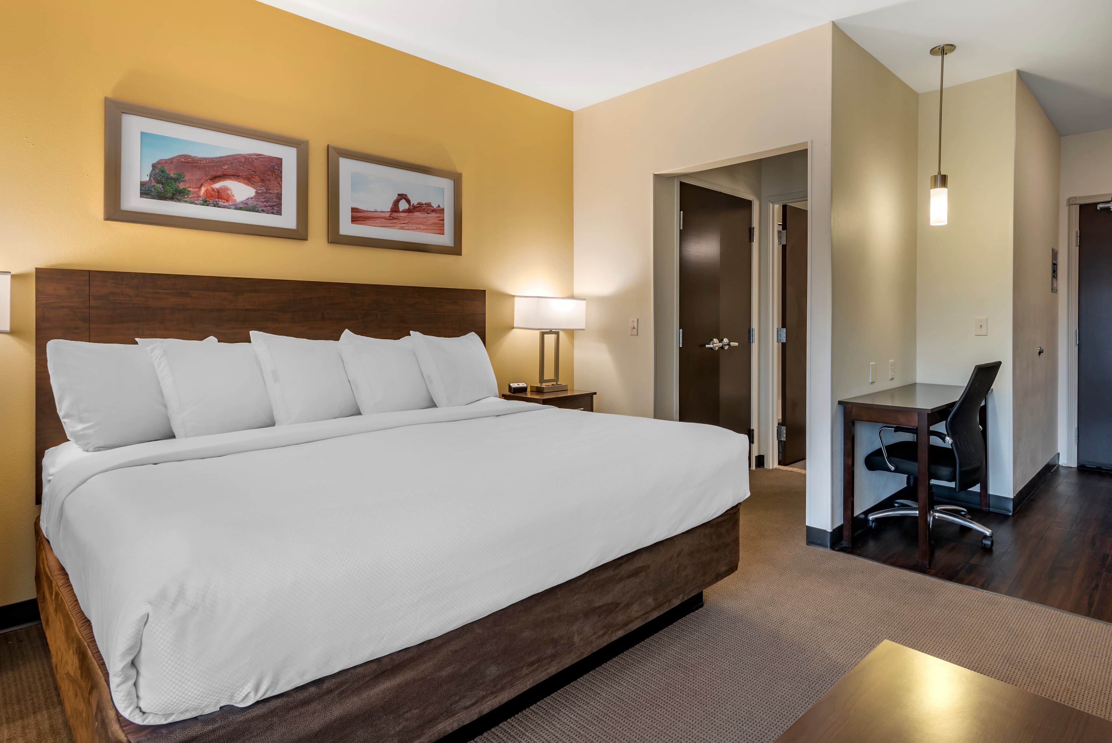 MainStay Suites Moab near Arches National Park - Image 5