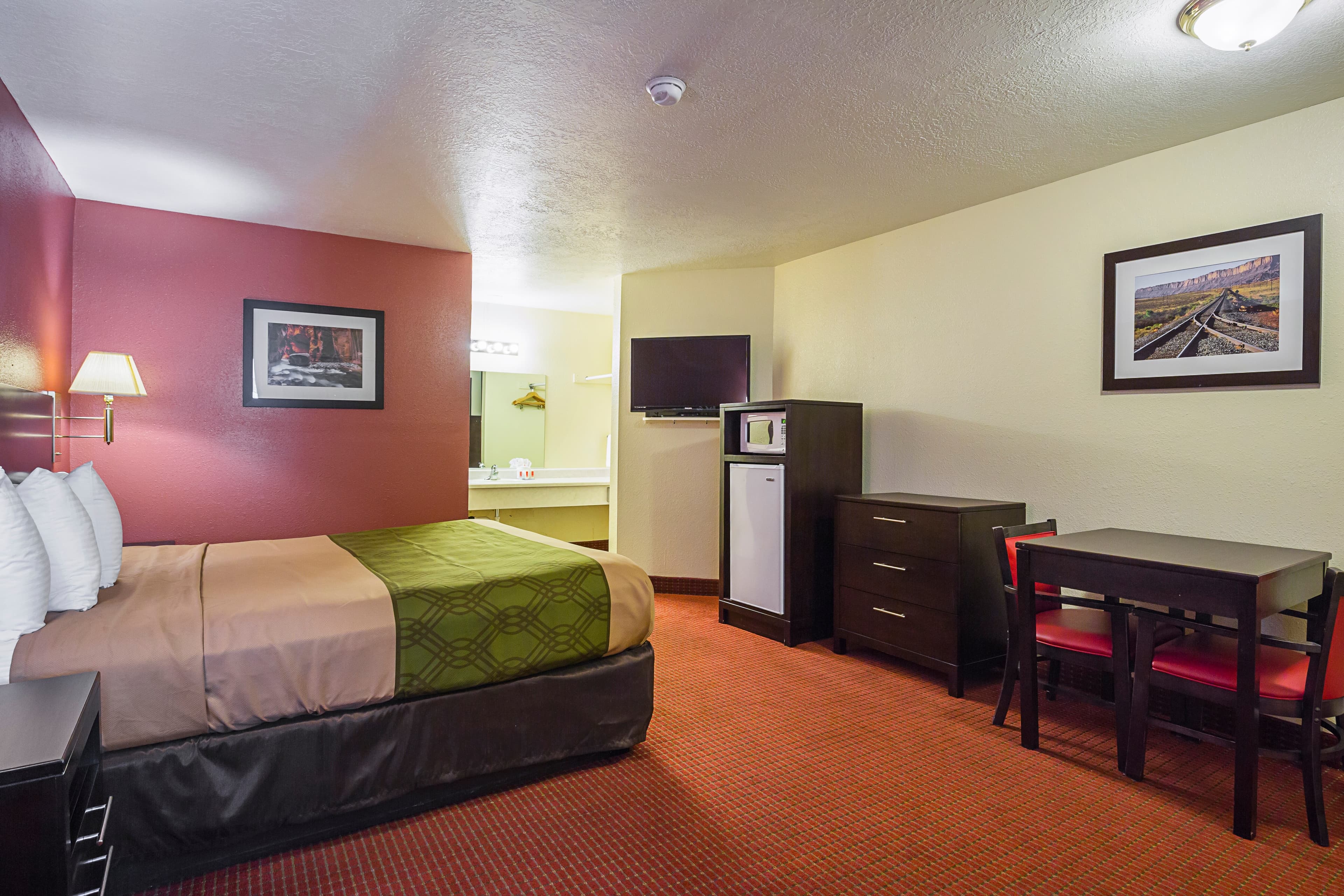 Econo Lodge Hurricane Zion Park Area - Image 4