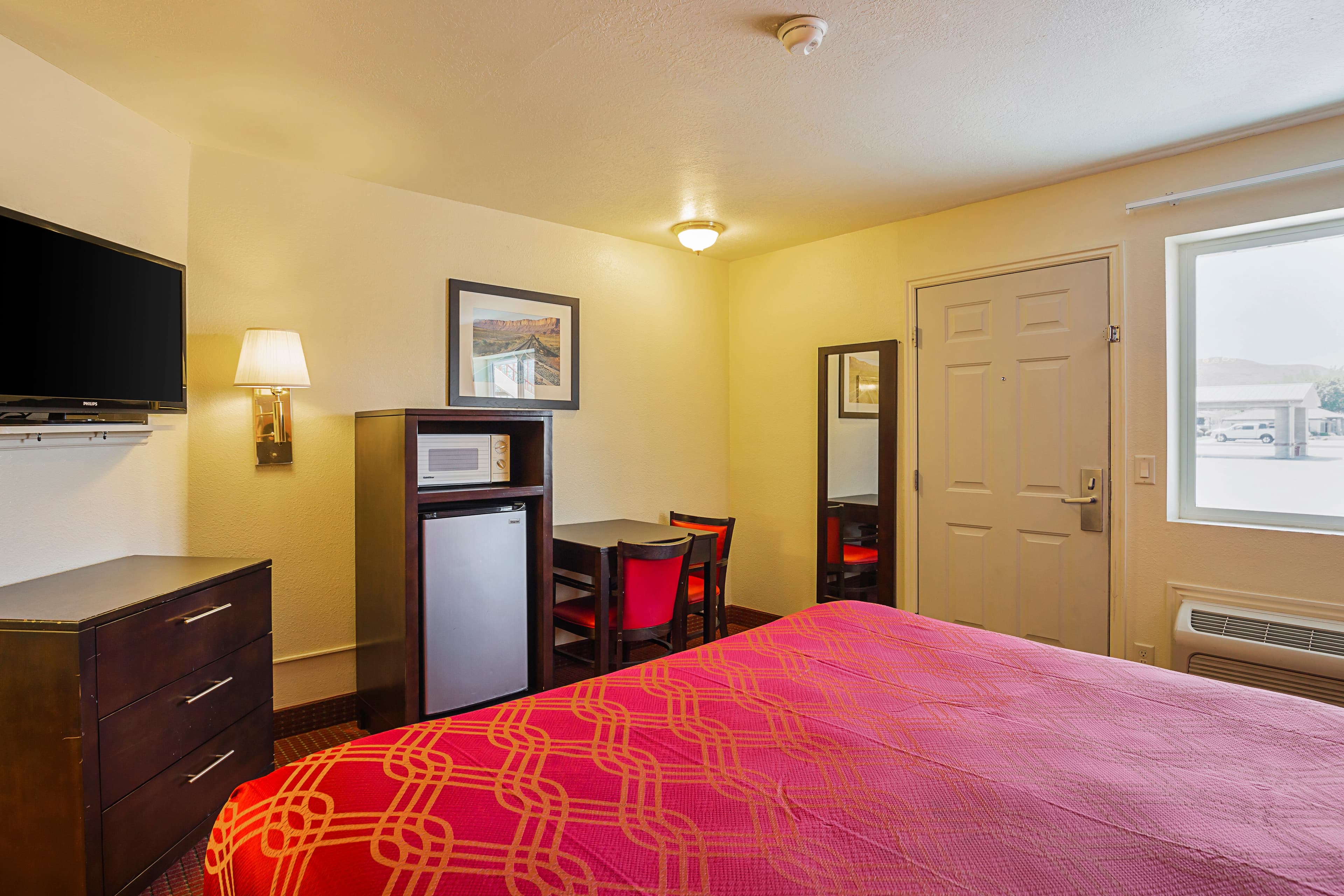 Econo Lodge Hurricane Zion Park Area - Image 3