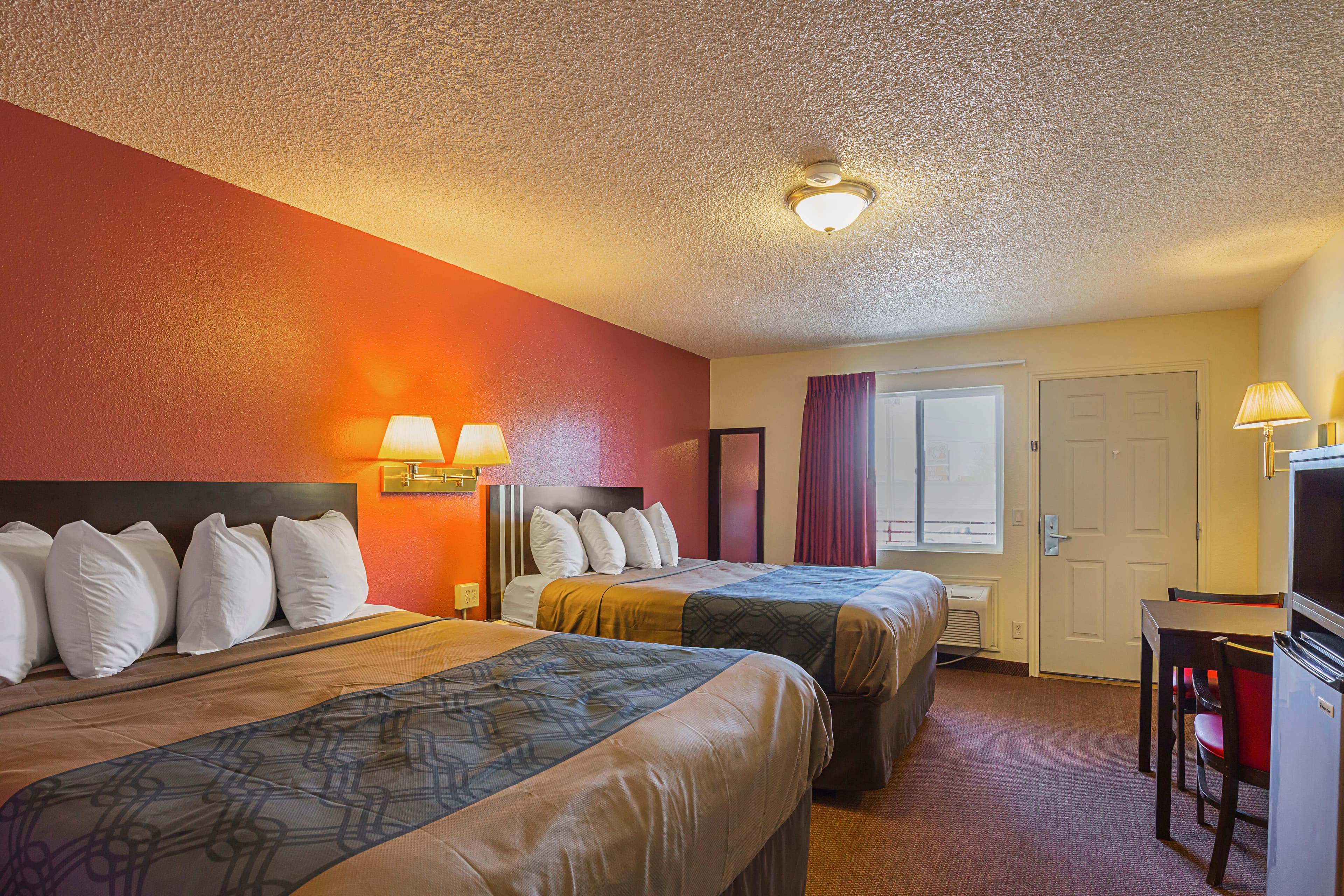 Econo Lodge Hurricane Zion Park Area — 11