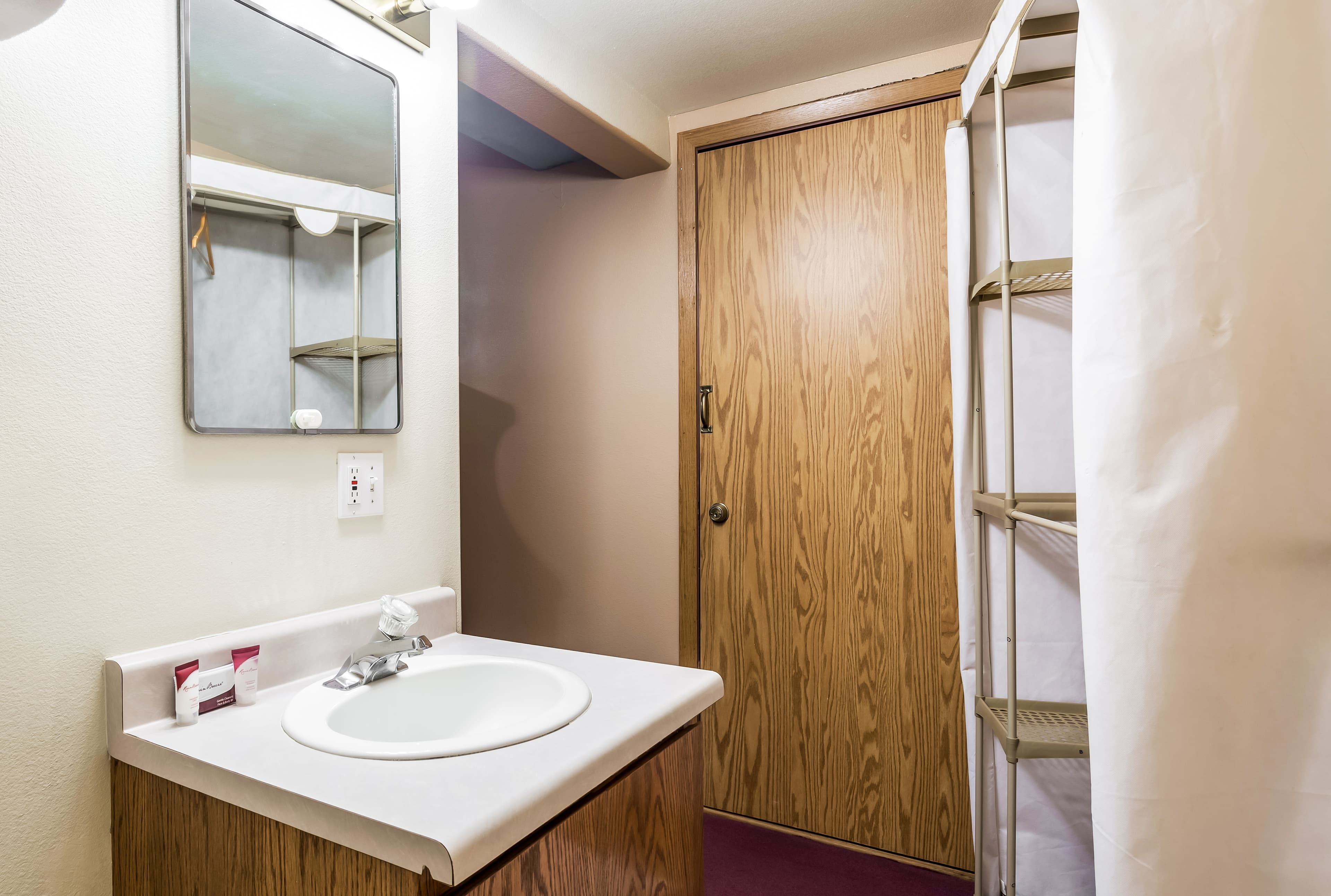Rodeway Inn & Suites Big Water - Antelope Canyon — 14