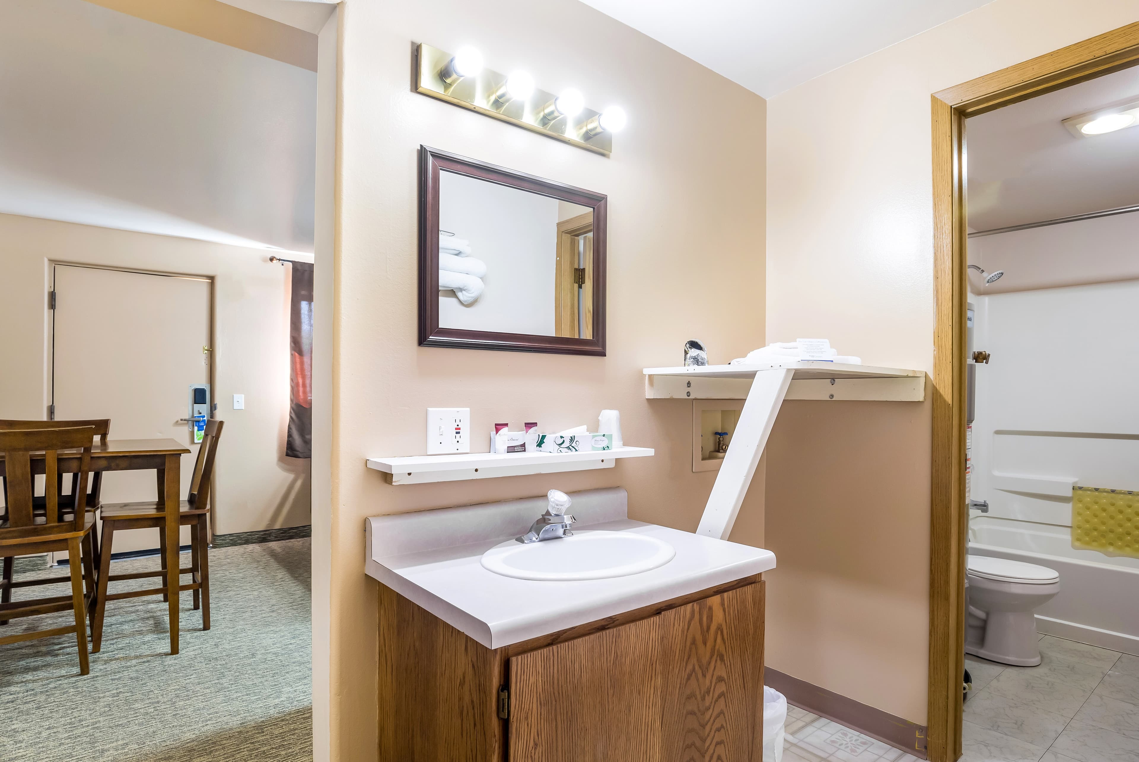 Rodeway Inn & Suites Big Water - Antelope Canyon — 23