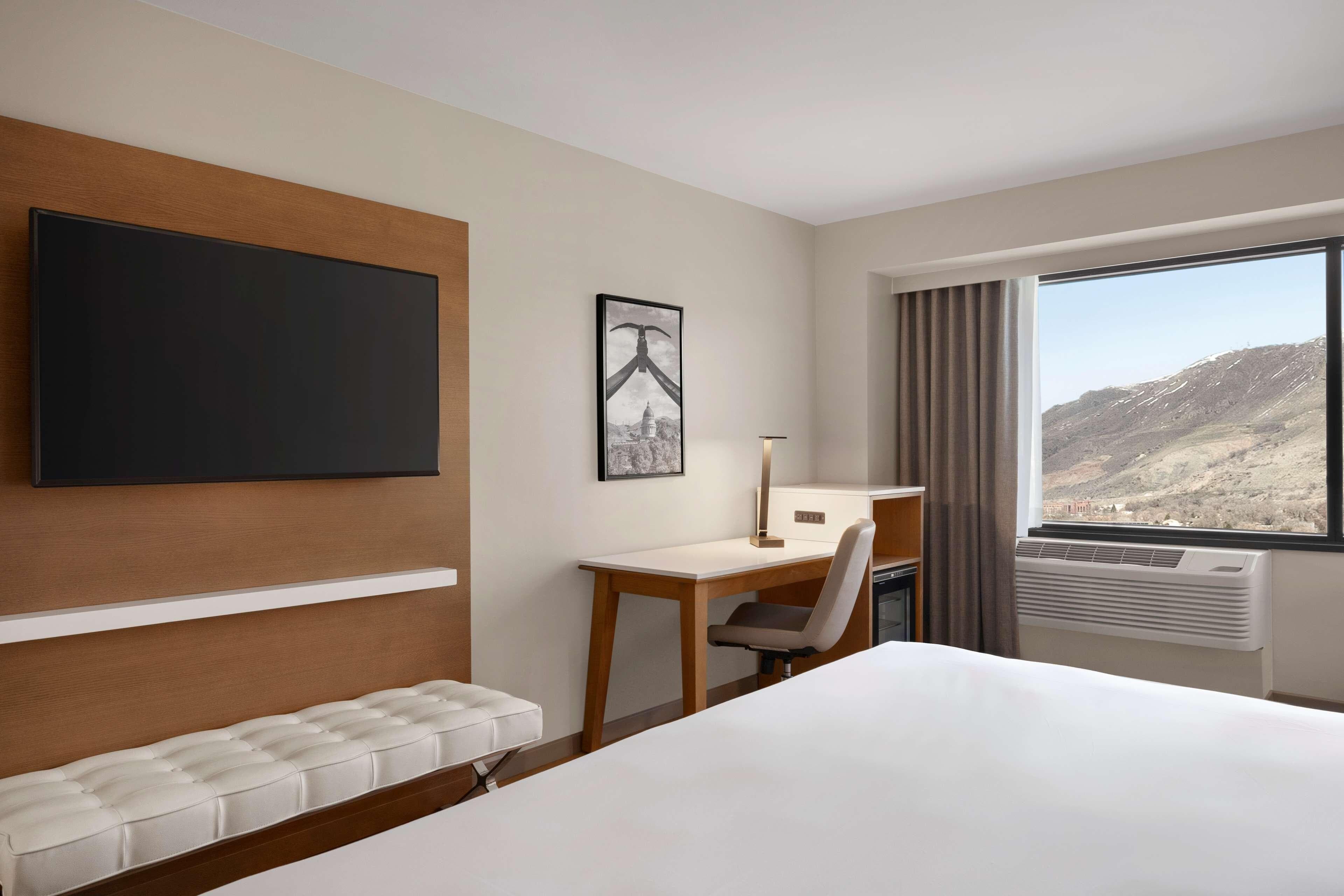 Radisson Hotel Salt Lake City Downtown — 8