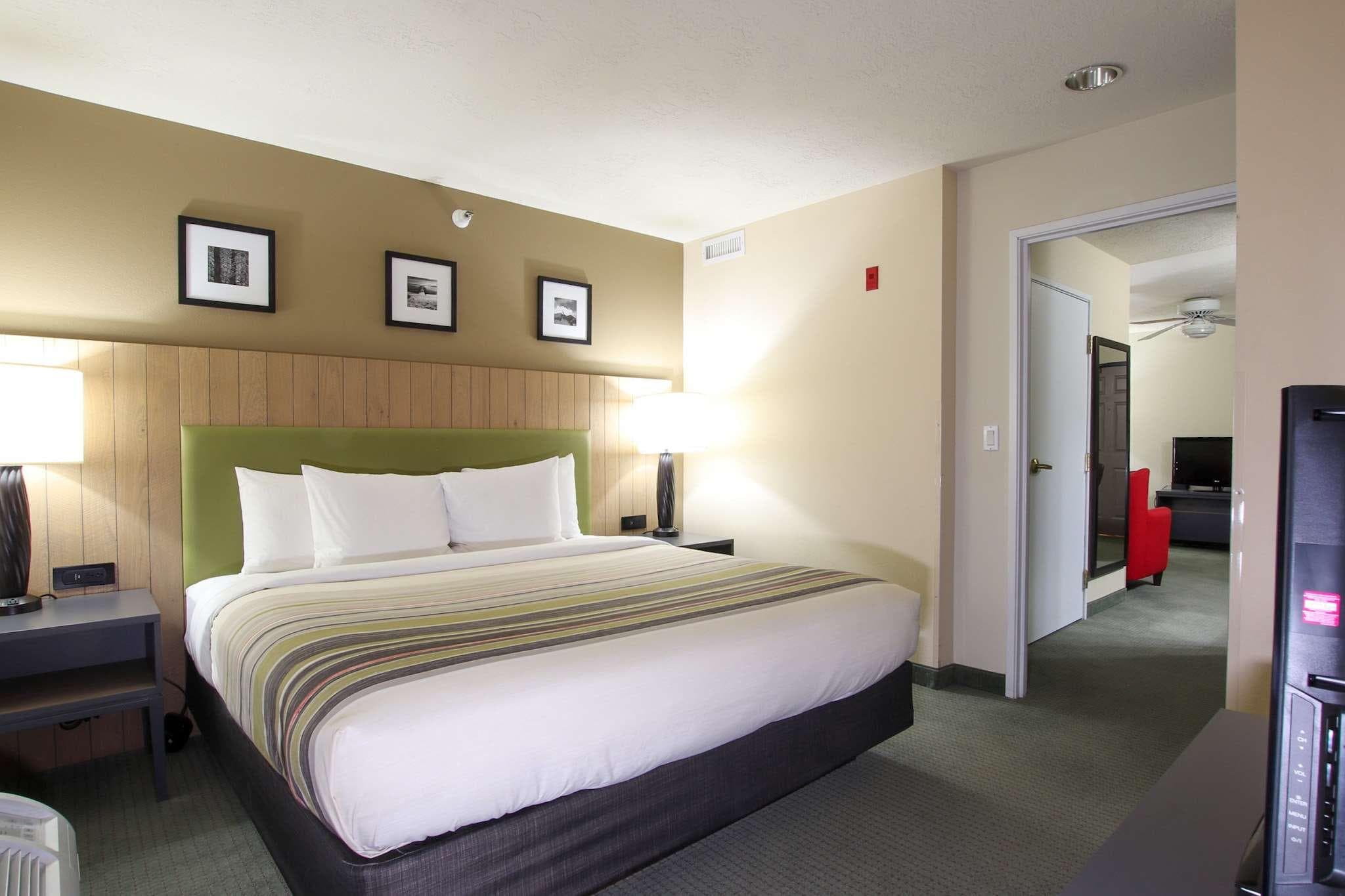 Country Inn & Suites by Radisson, West Valley City, UT - Image 2