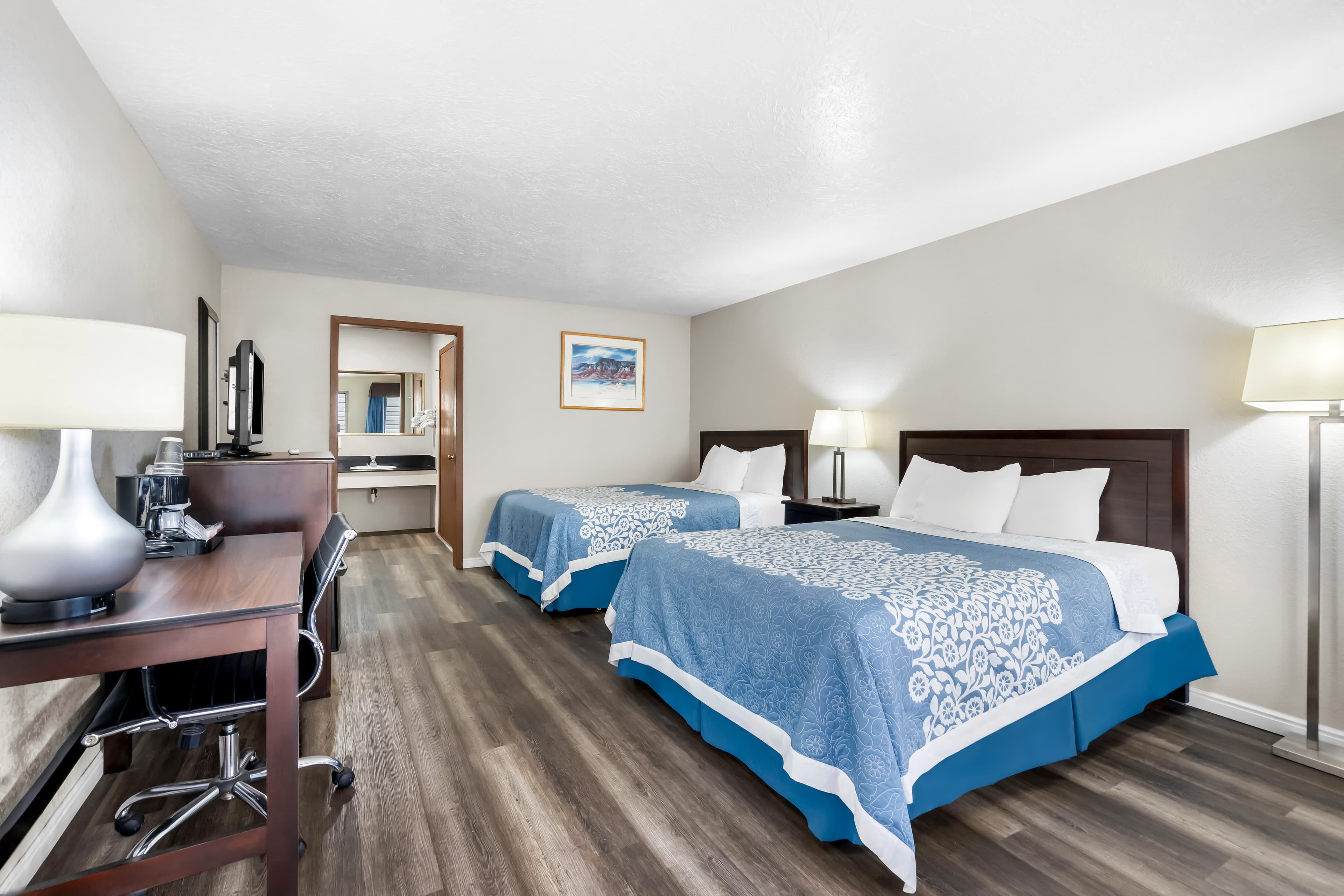 Econo Lodge Panguitch near Bryce Canyon — 14