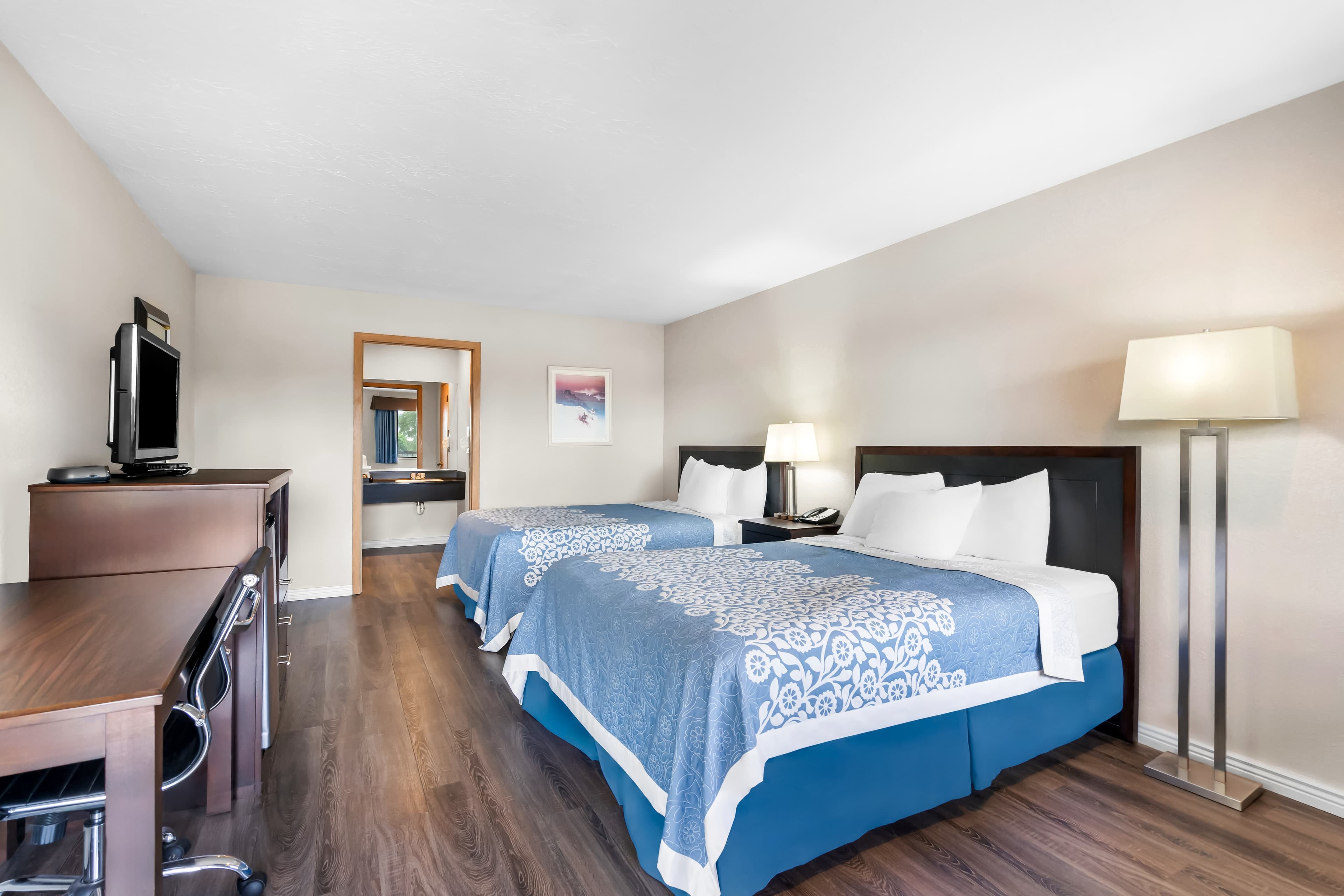 Econo Lodge Panguitch near Bryce Canyon — 10