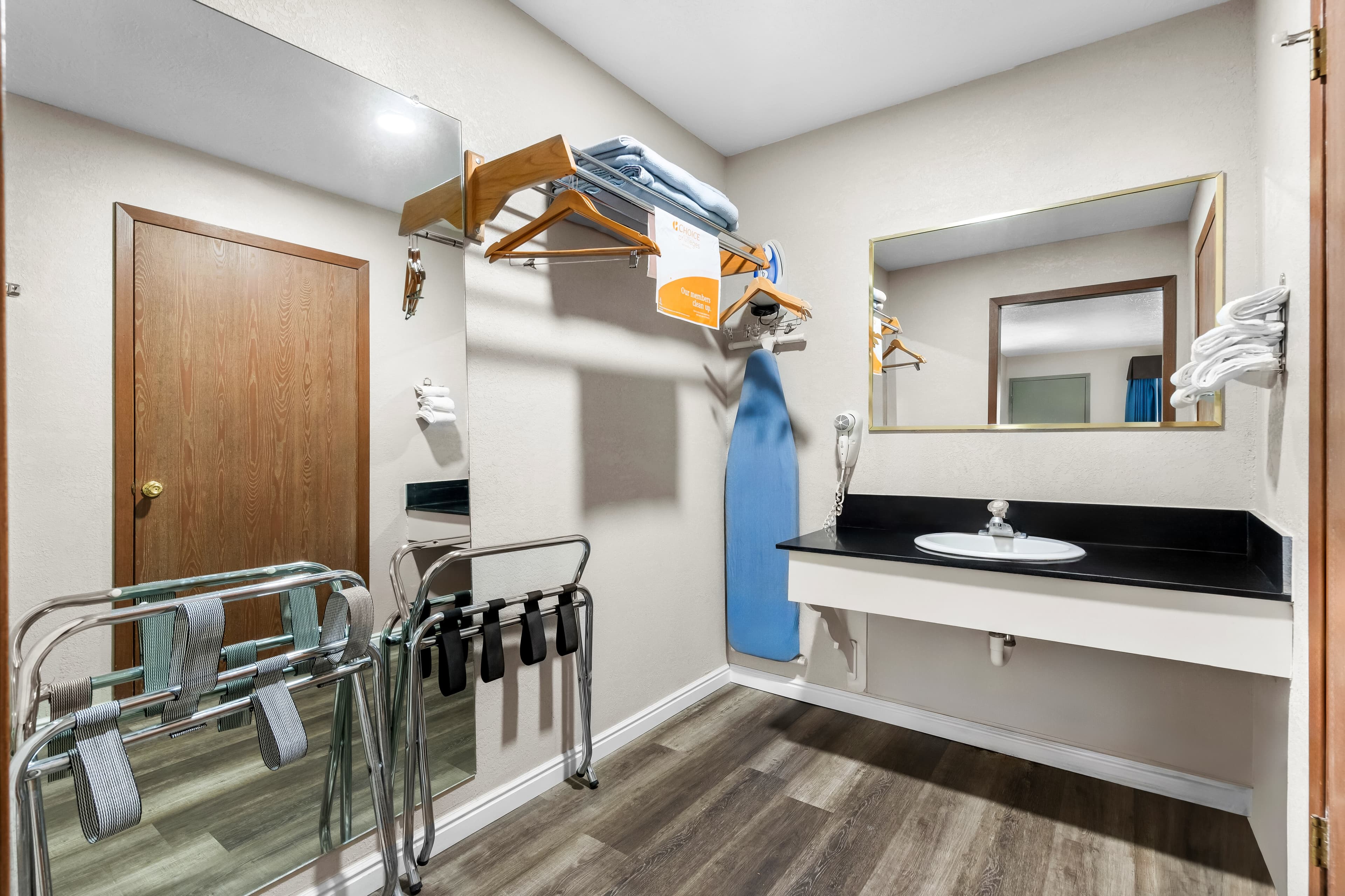 Econo Lodge Panguitch near Bryce Canyon — 16
