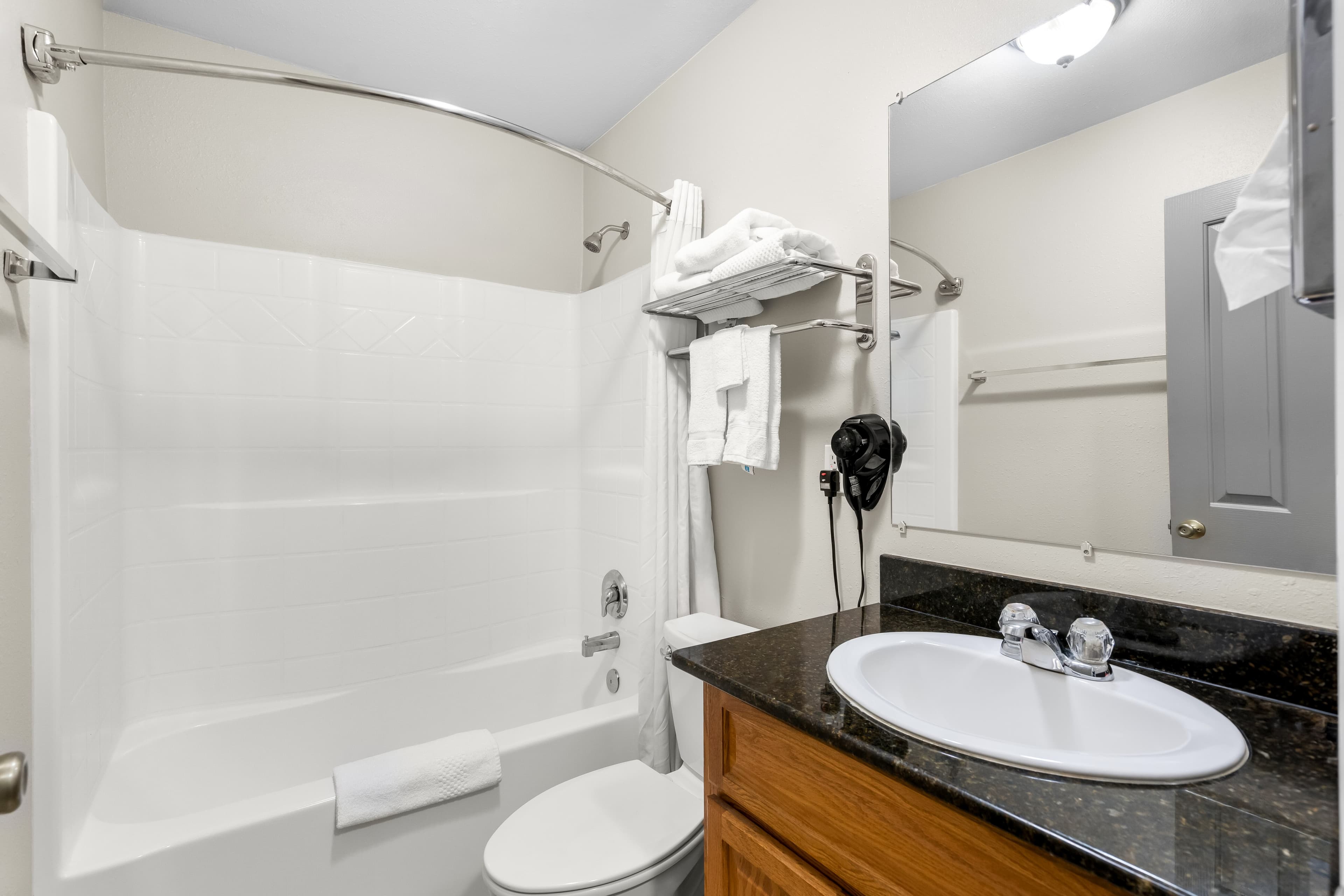 Econo Lodge Panguitch near Bryce Canyon — 9
