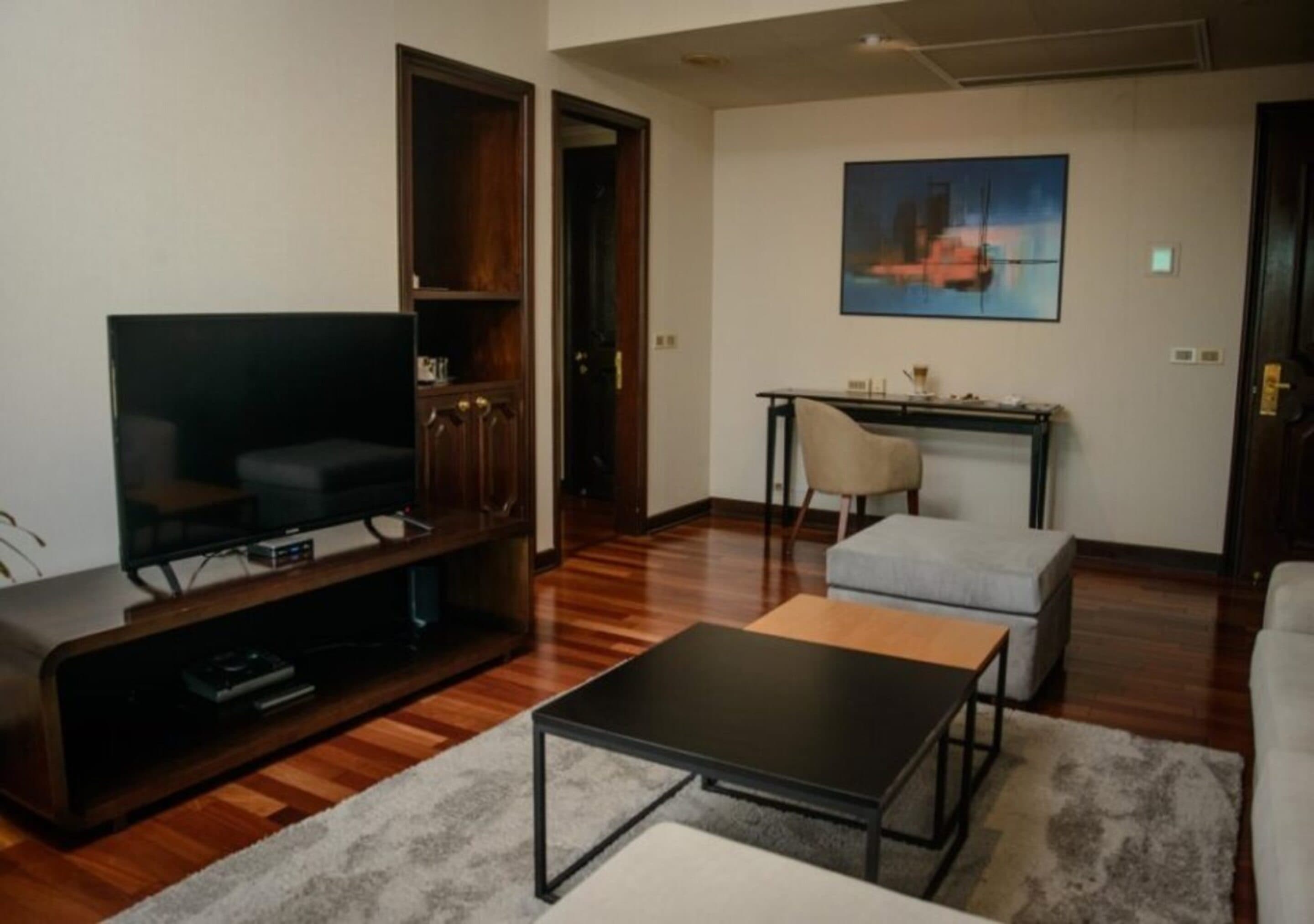 Radisson Montevideo Victoria Plaza Hotel - Image 4