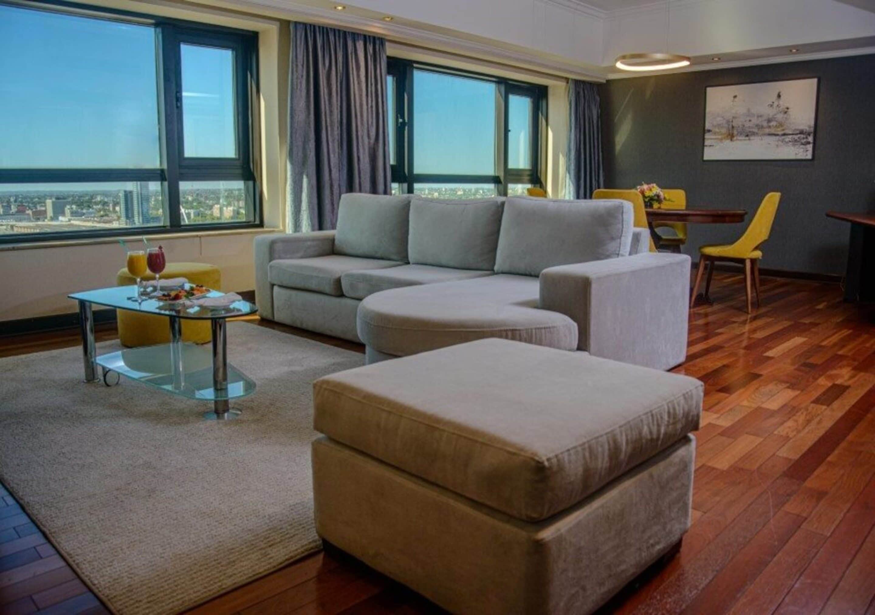 Radisson Montevideo Victoria Plaza Hotel — 10