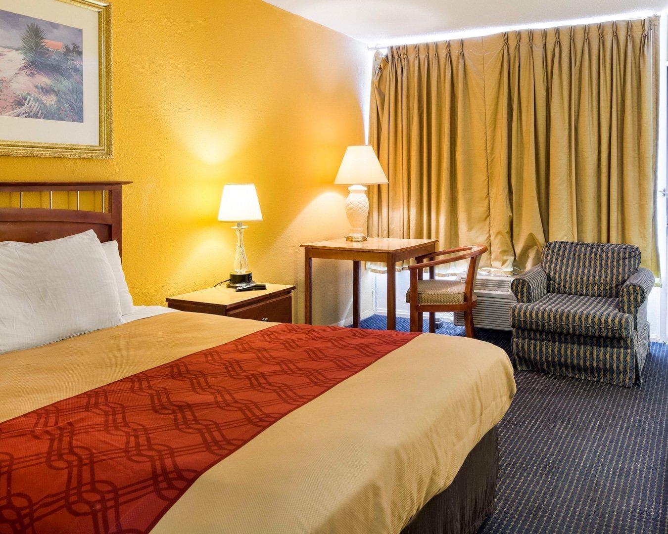 Econo Lodge Petersburg - Fort Lee - Image 3