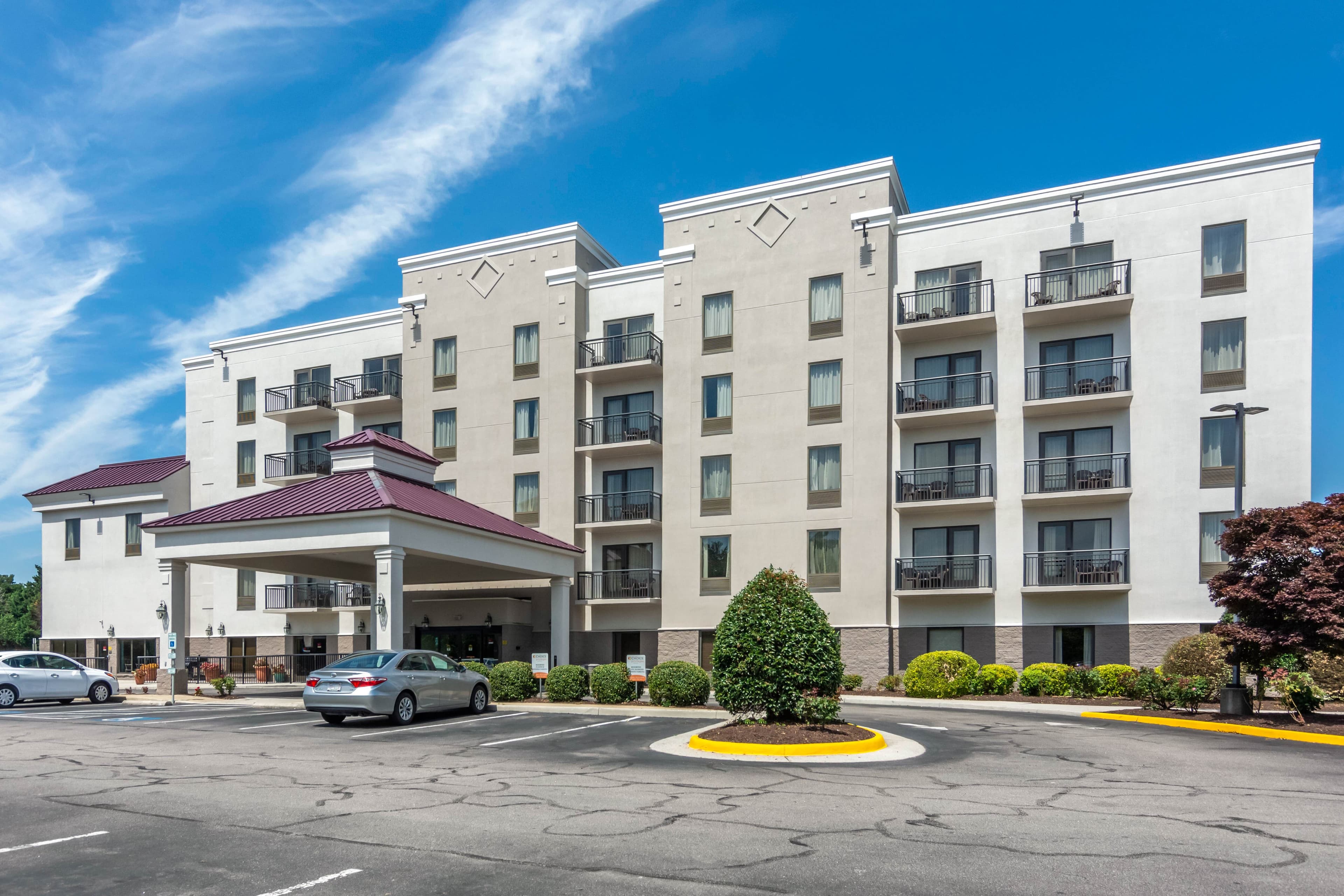 Comfort Suites Southpark - Image 1