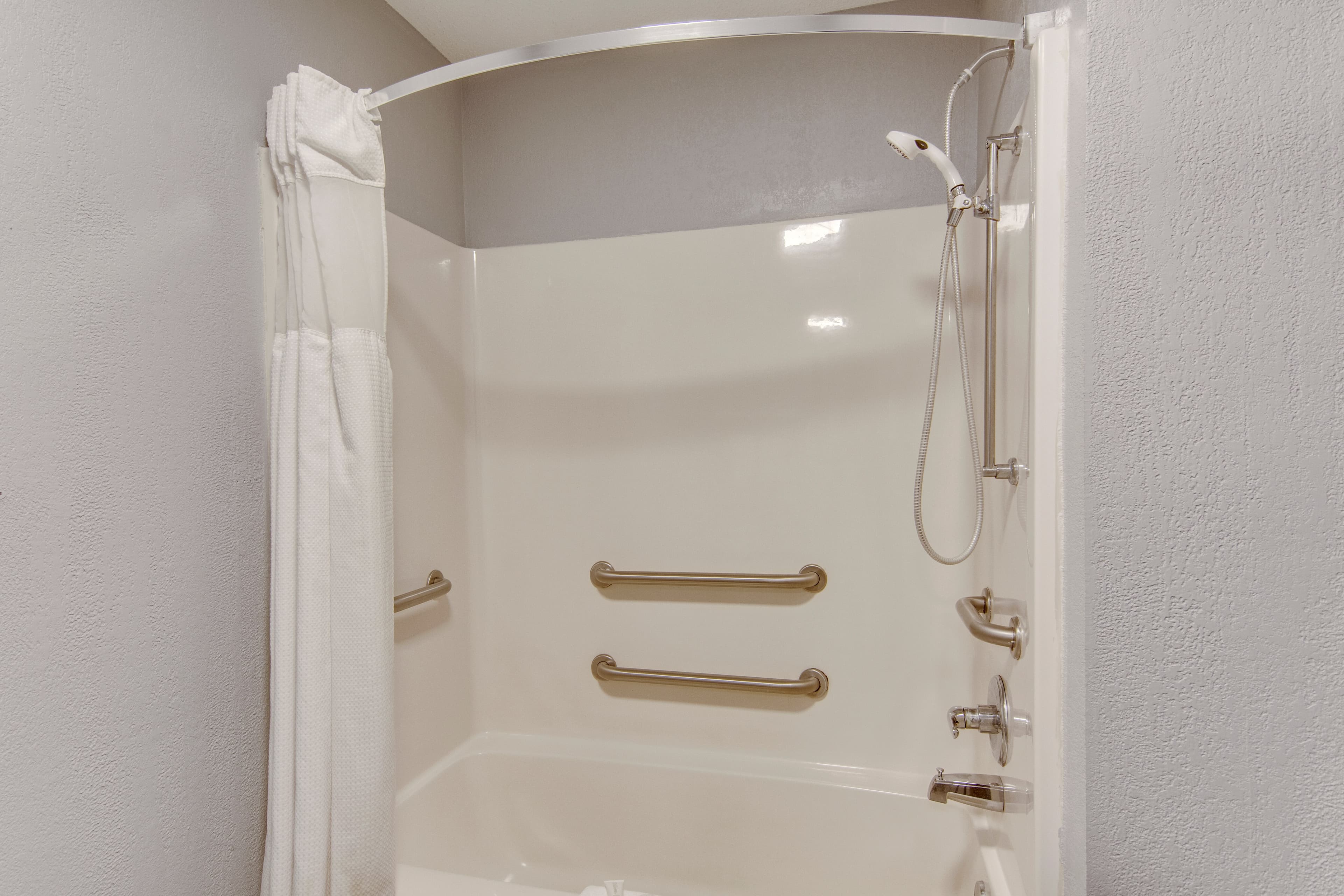 Clarion Pointe on the lake Clarksville-South Hill West — 6