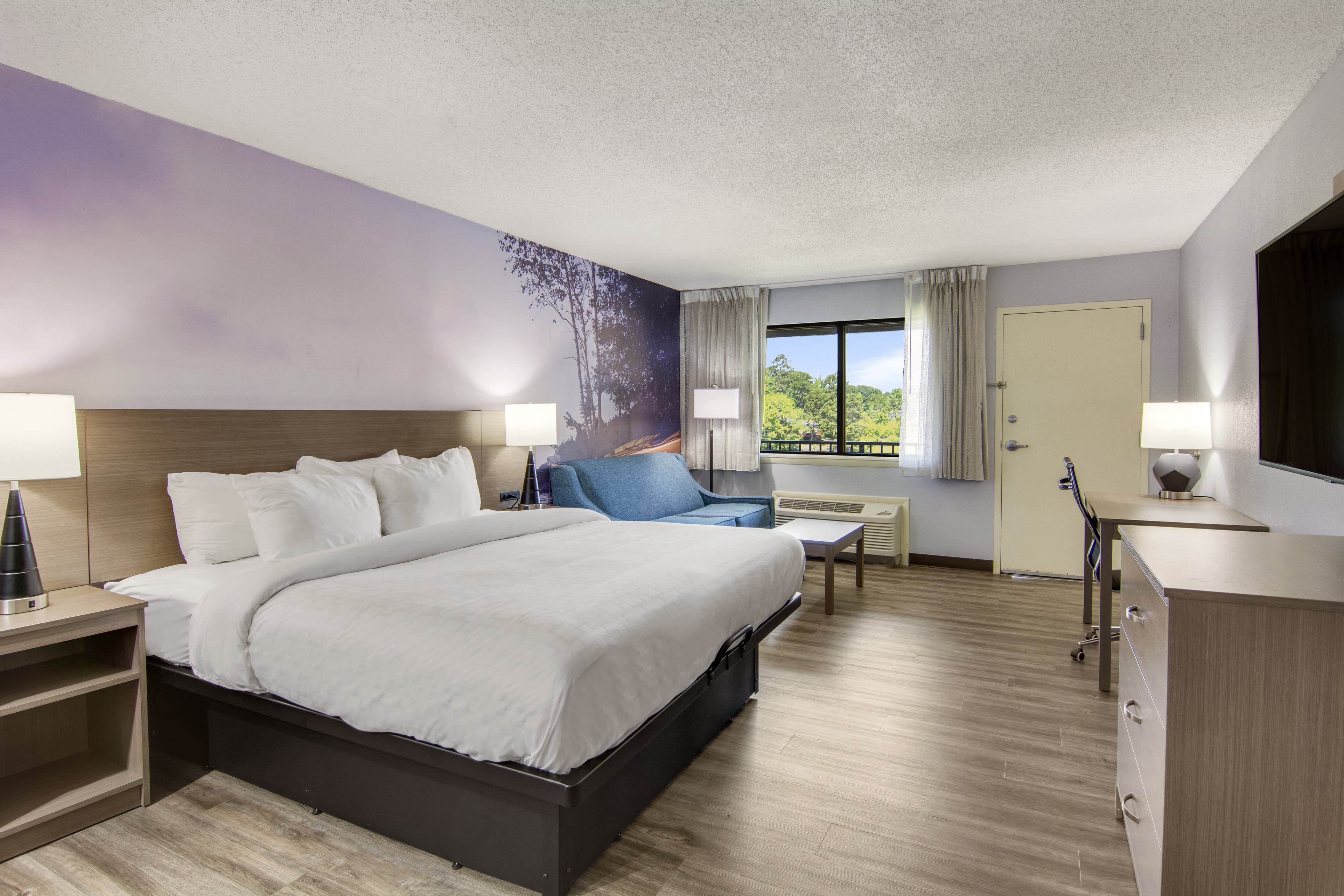 Clarion Pointe on the lake Clarksville-South Hill West — 7
