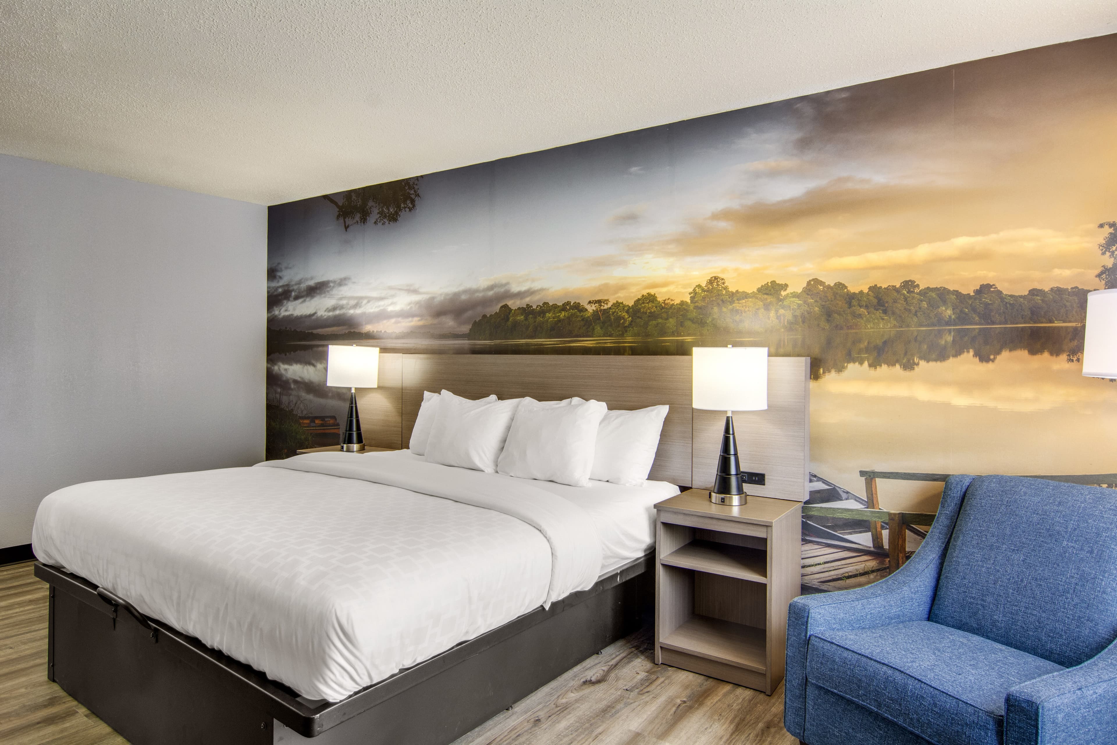 Clarion Pointe on the lake Clarksville-South Hill West — 16