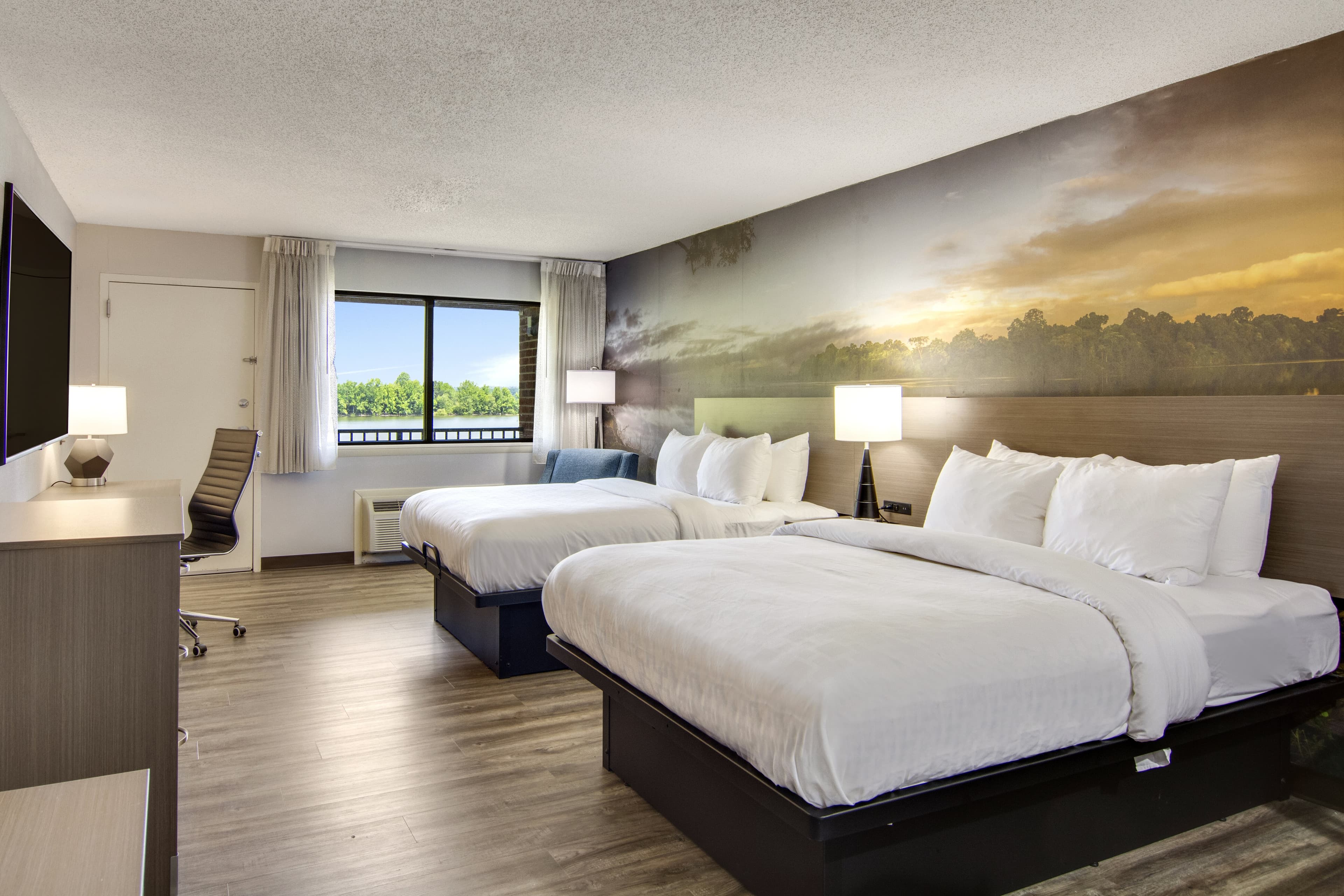 Clarion Pointe on the lake Clarksville-South Hill West — 20