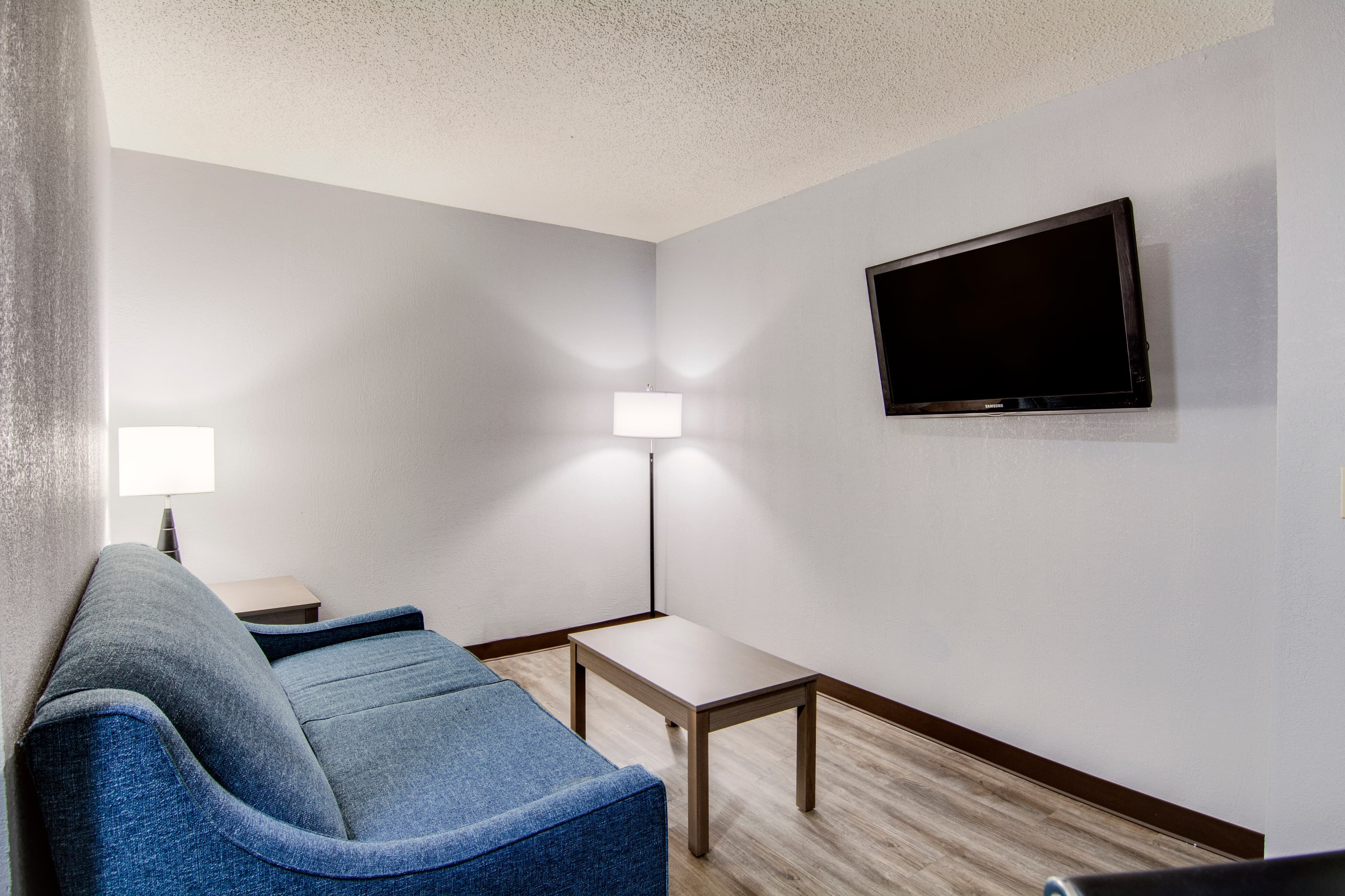 Clarion Pointe on the lake Clarksville-South Hill West — 24