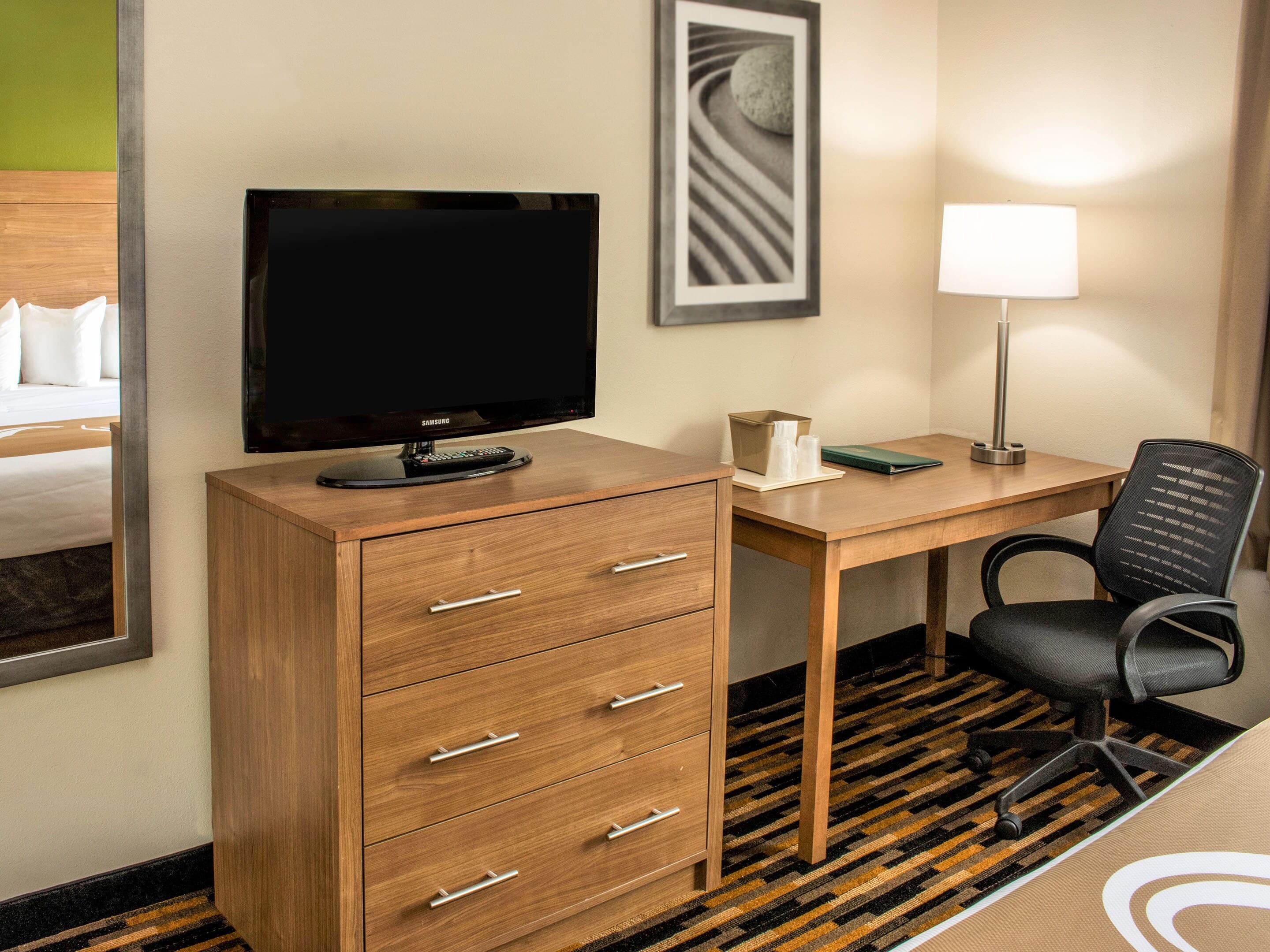 Quality Suites Lake Wright - Norfolk Airport - Image 4