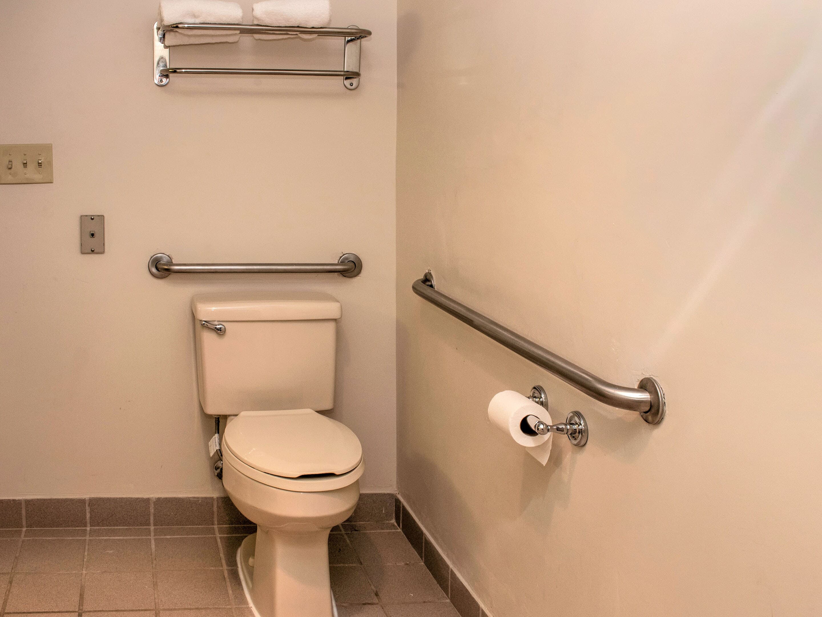 Quality Suites Lake Wright - Norfolk Airport - Image 5