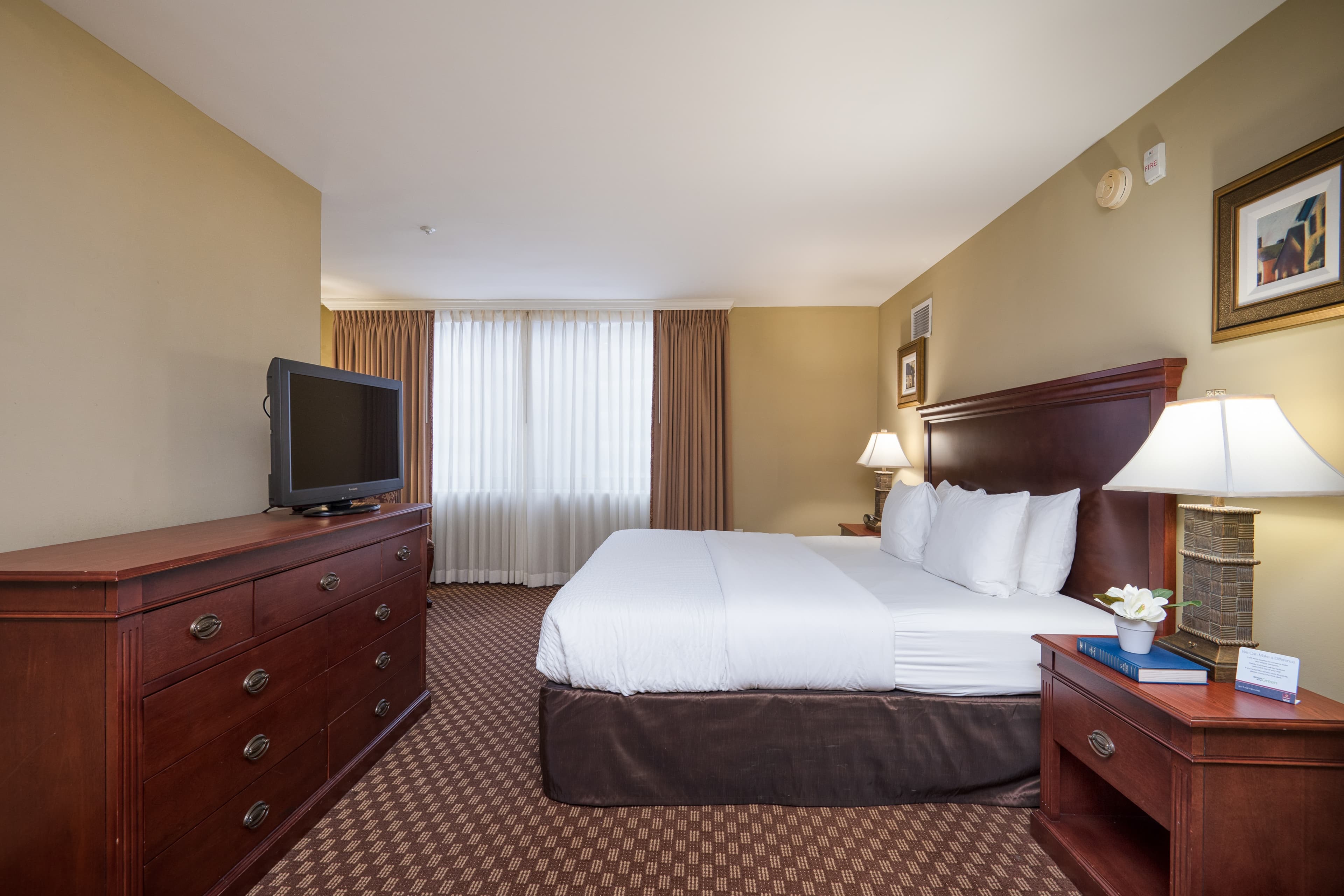 Clarion Collection Hotel Arlington Court Suites — 18