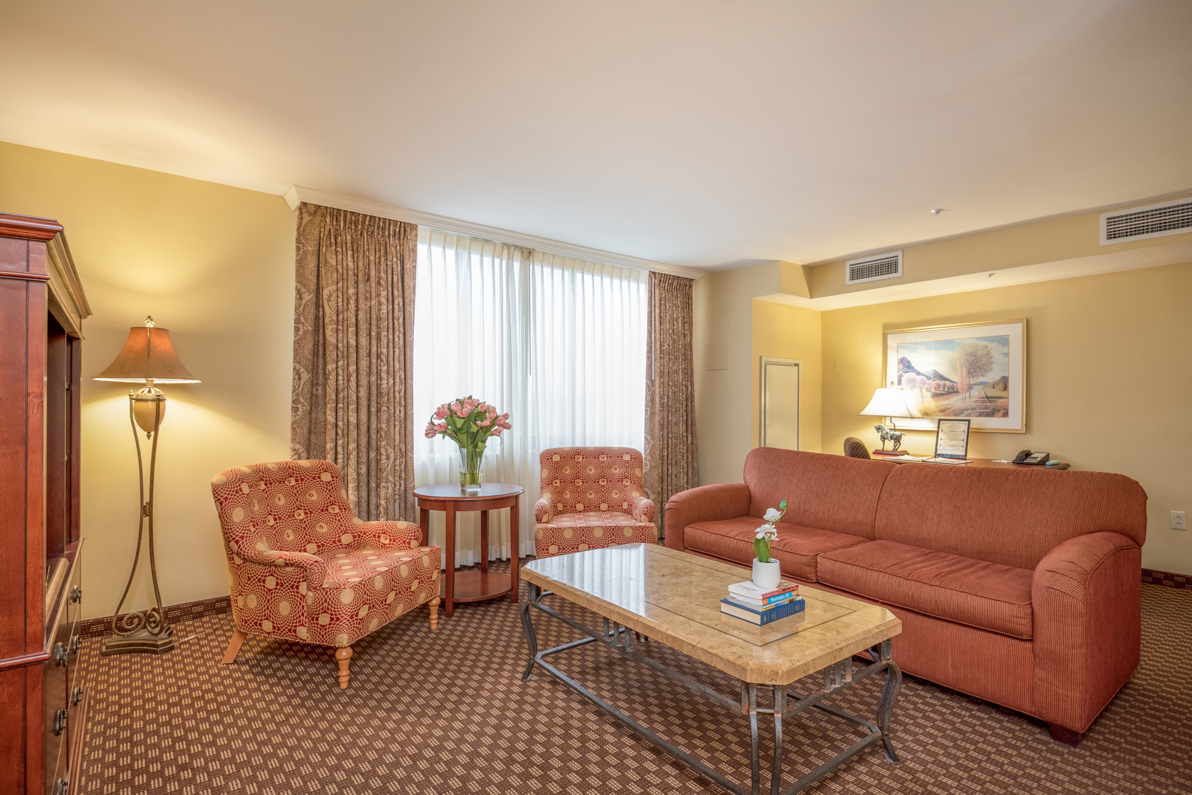Clarion Collection Hotel Arlington Court Suites — 23