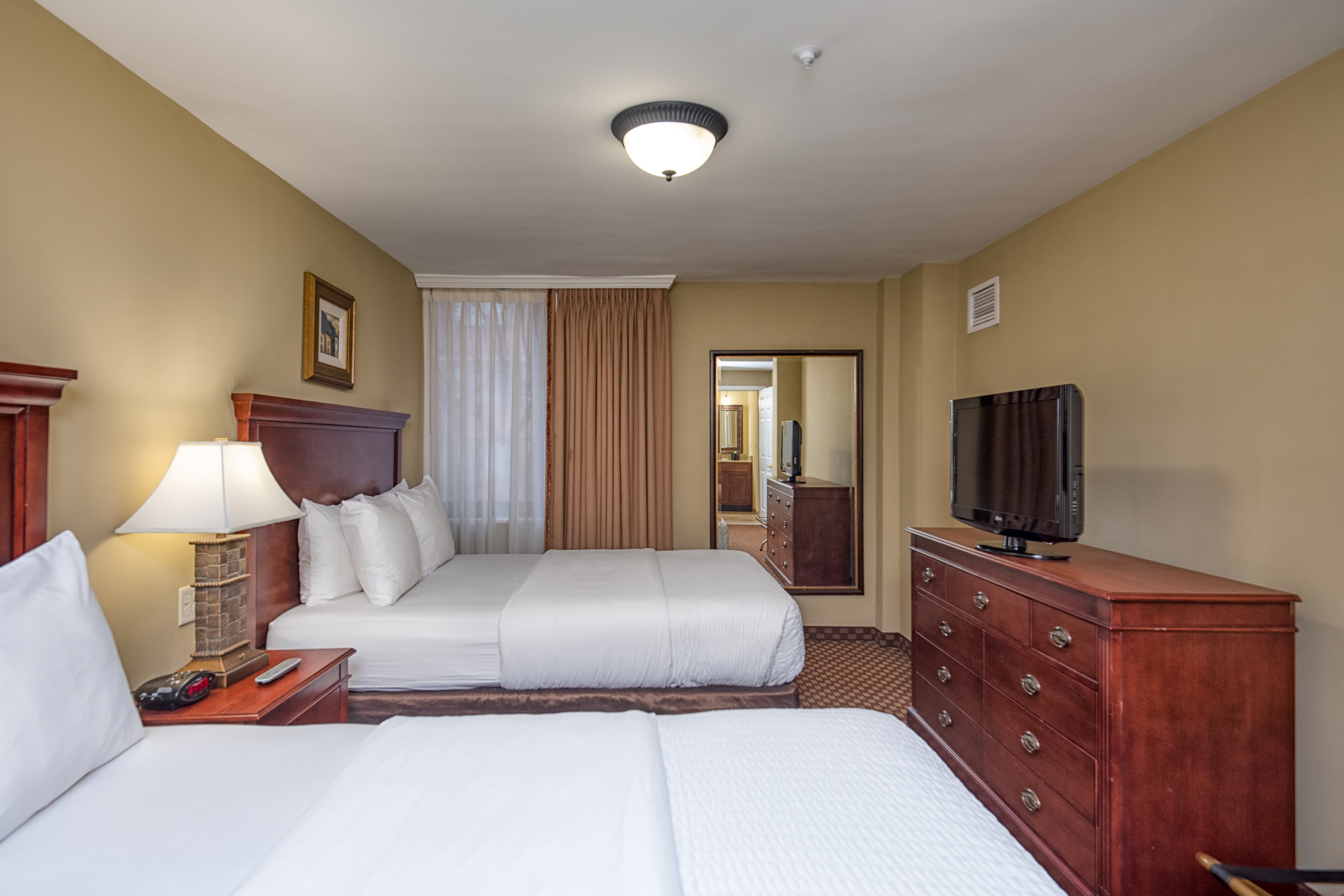 Clarion Collection Hotel Arlington Court Suites — 22