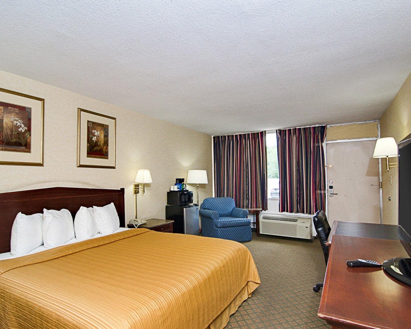 Quality Inn Shenandoah Valley - Image 2