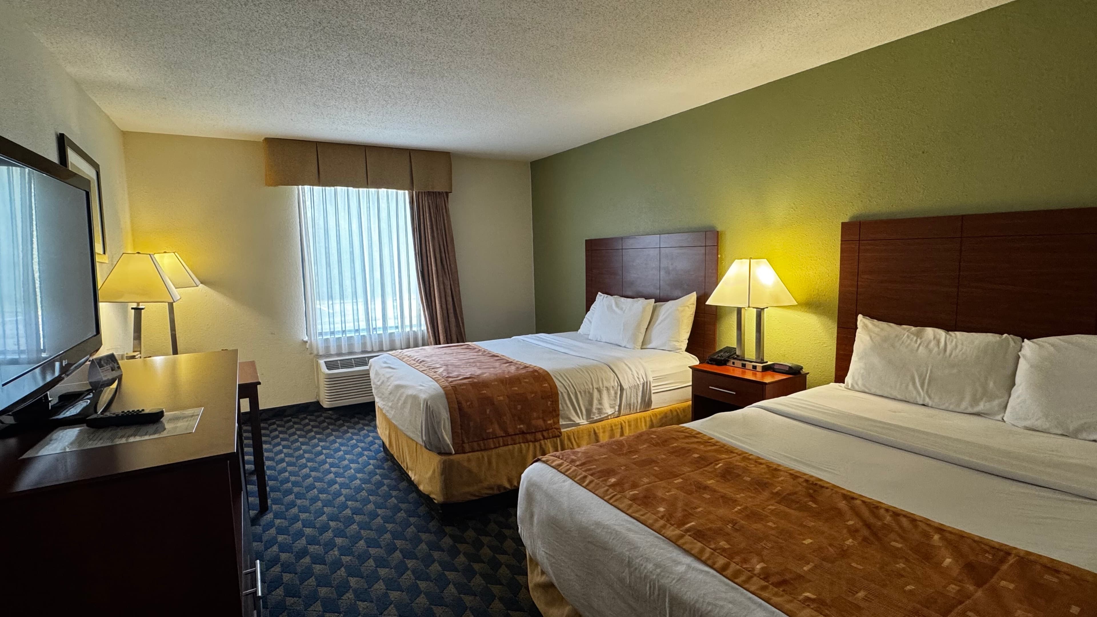 Deluxe Inn Wytheville - Image 3