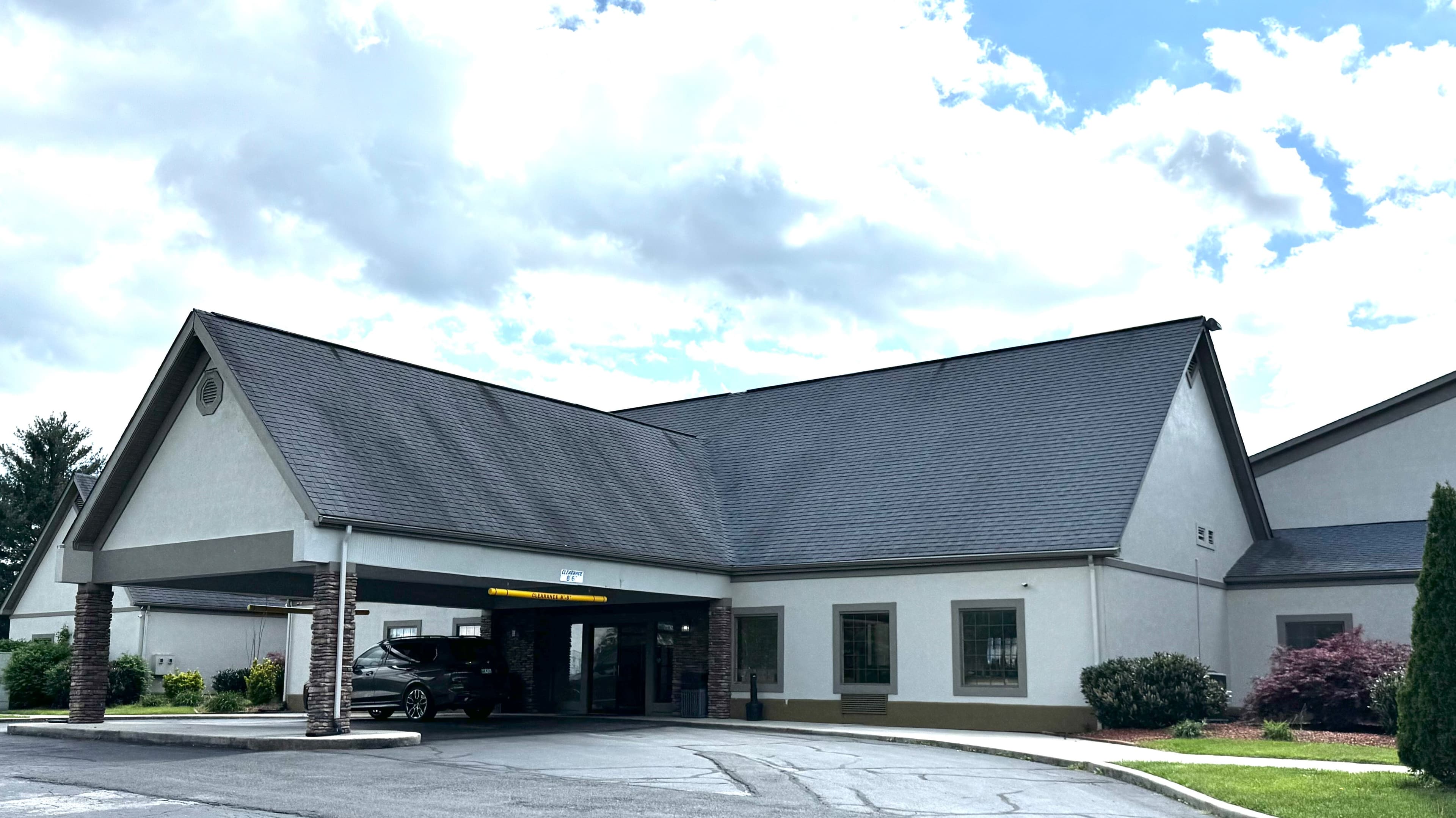 Deluxe Inn Wytheville - Image 1