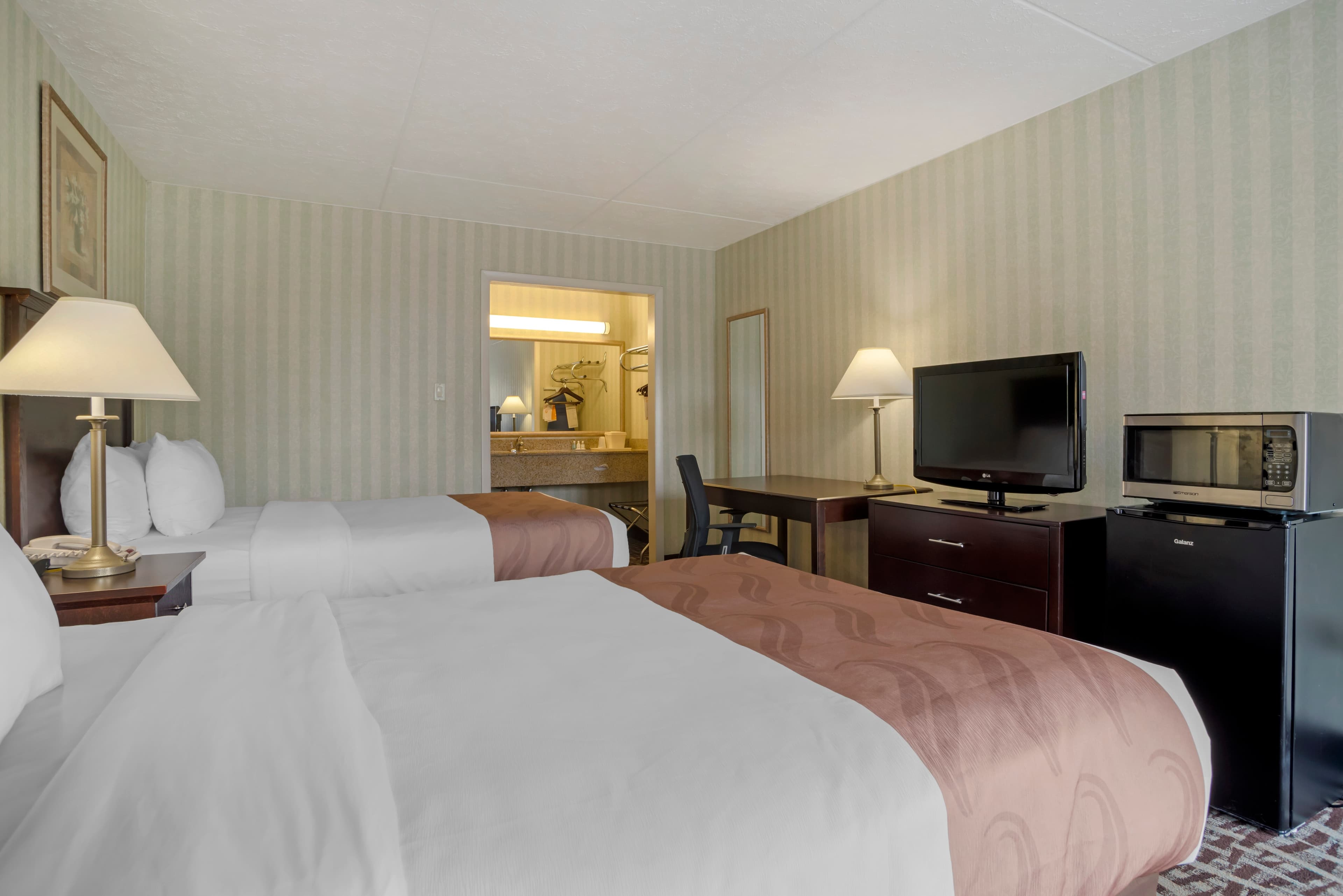 Quality Inn Fredericksburg near Historic Downtown - Image 3
