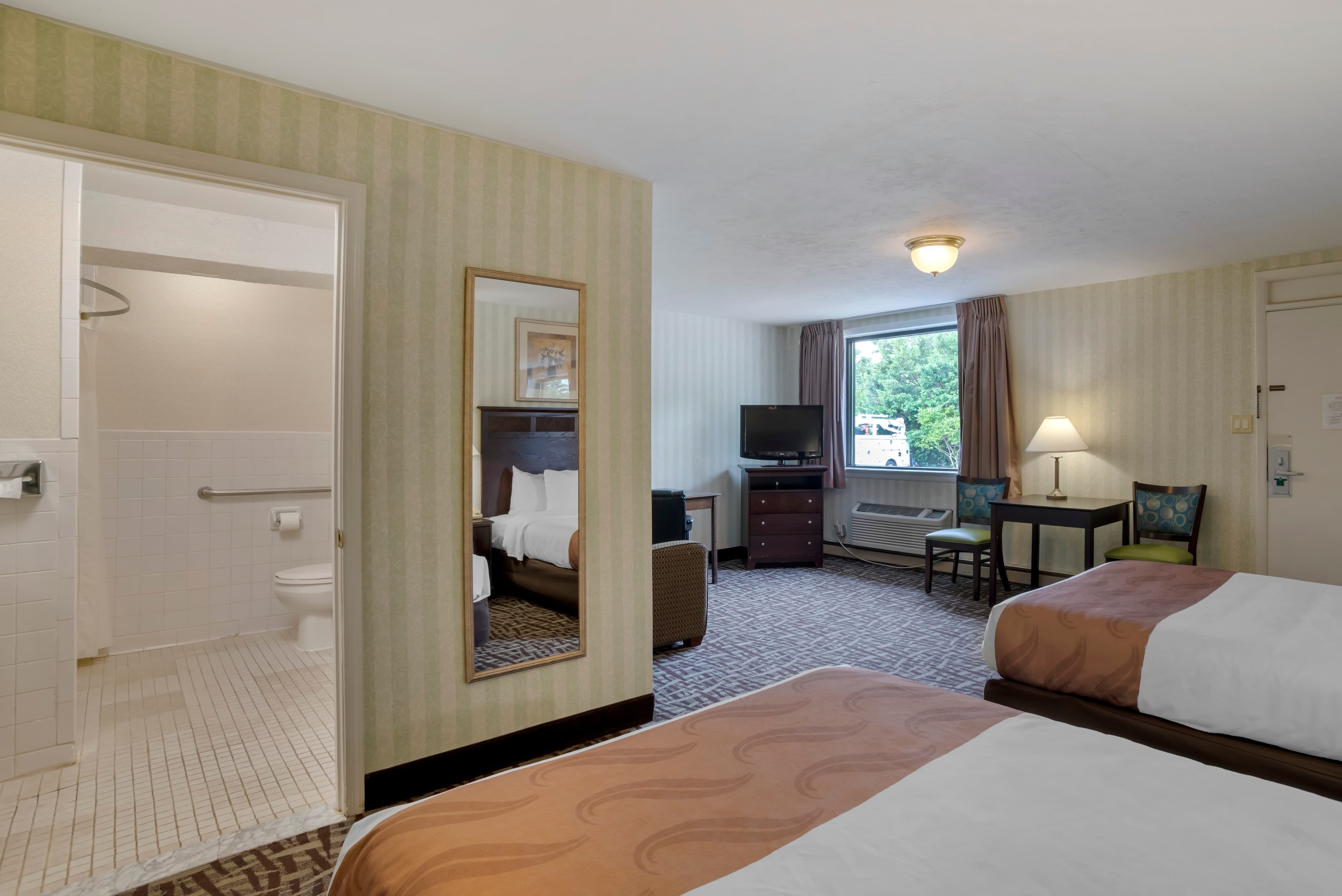 Quality Inn Fredericksburg near Historic Downtown — 10