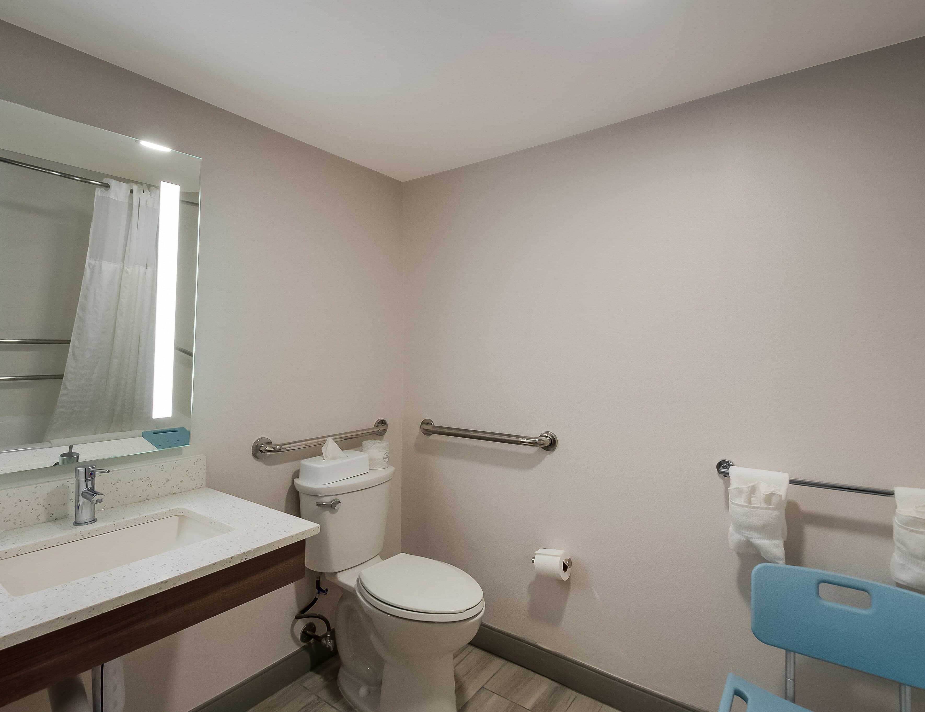 Comfort Inn Falls Church - Tysons Corner — 7