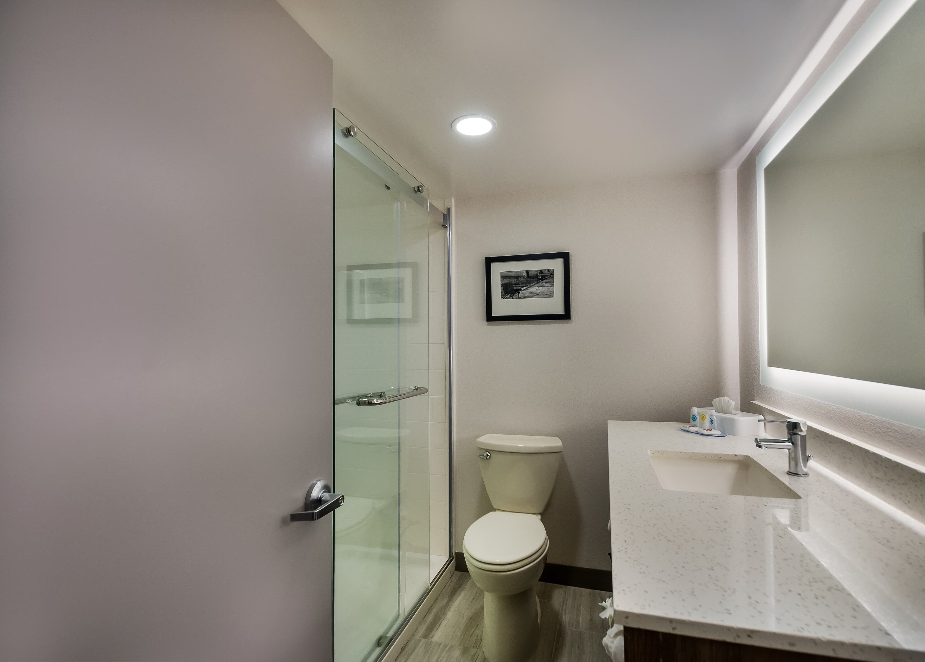 Comfort Inn Falls Church - Tysons Corner — 12