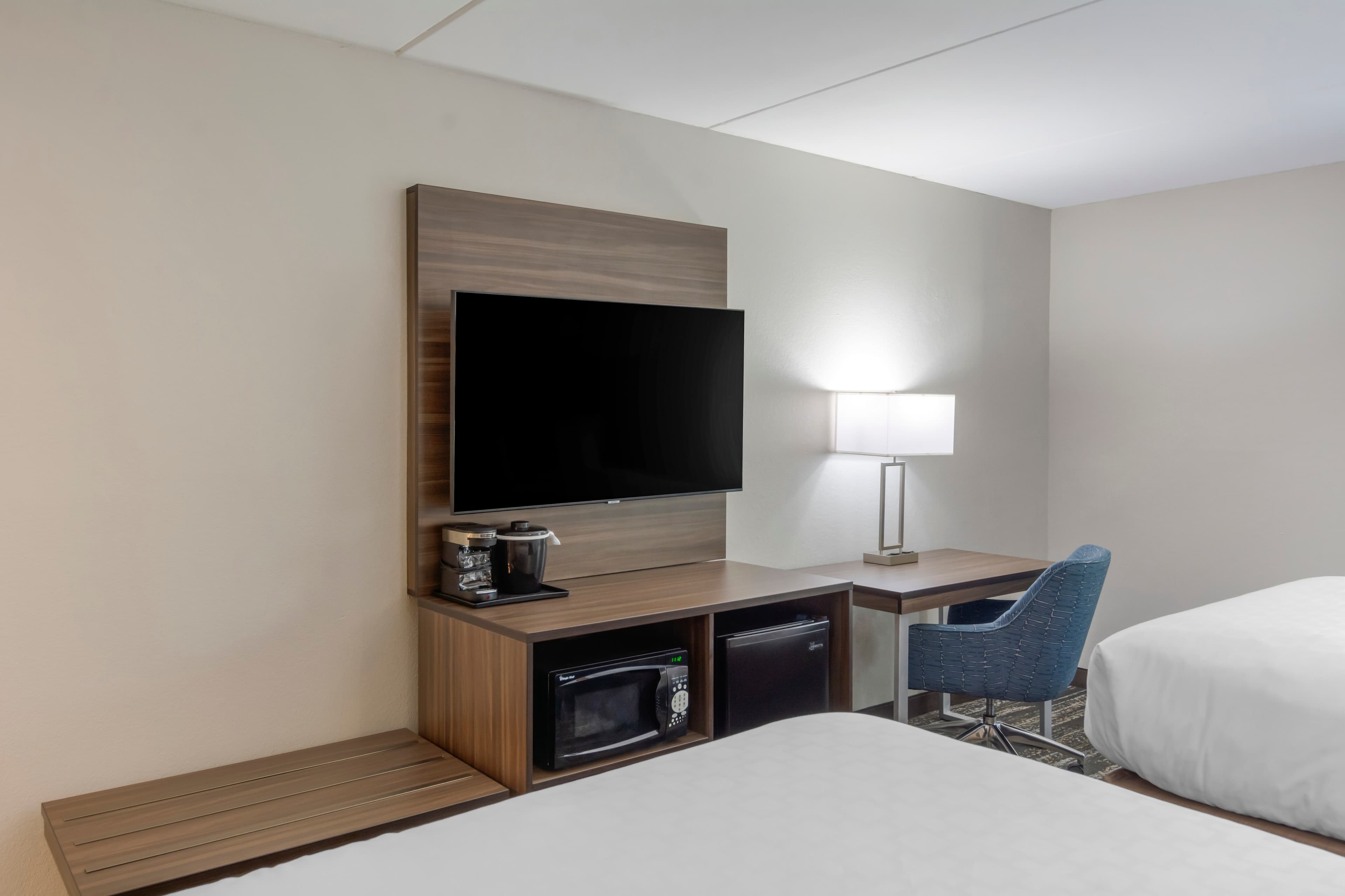 Clarion Pointe Charlottesville — 22