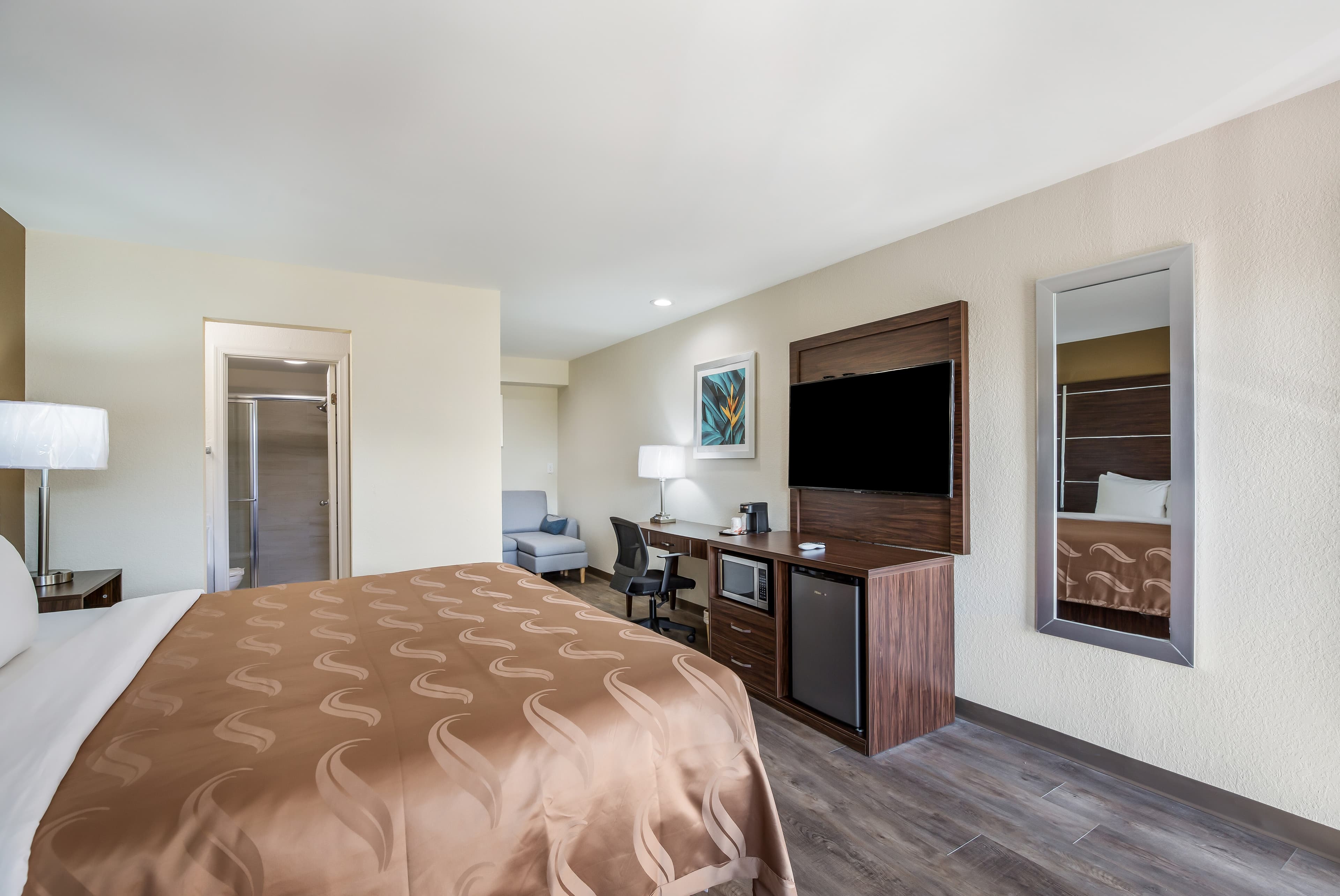 Quality Inn & Suites Suffolk West — 6