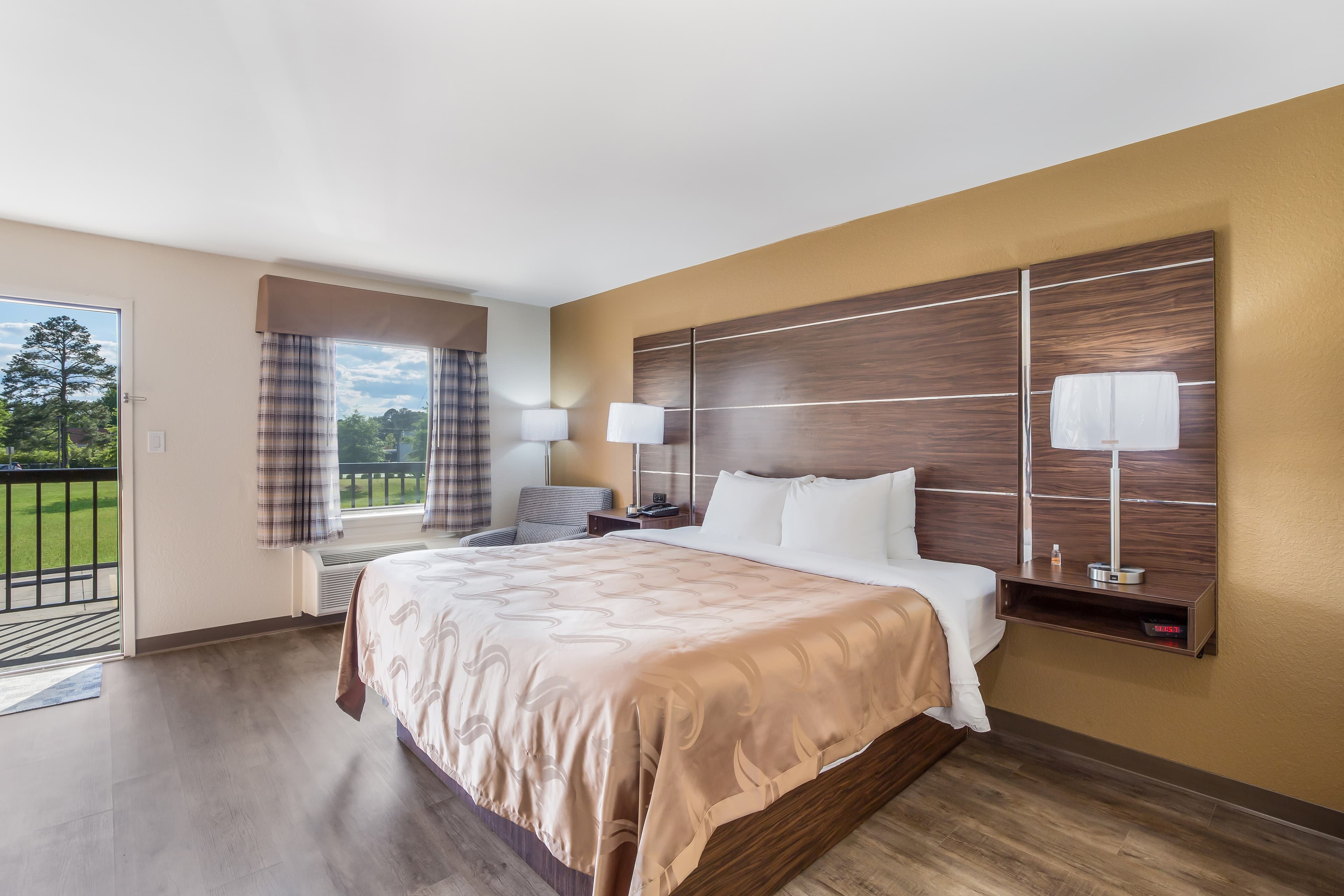 Quality Inn & Suites Suffolk West — 7