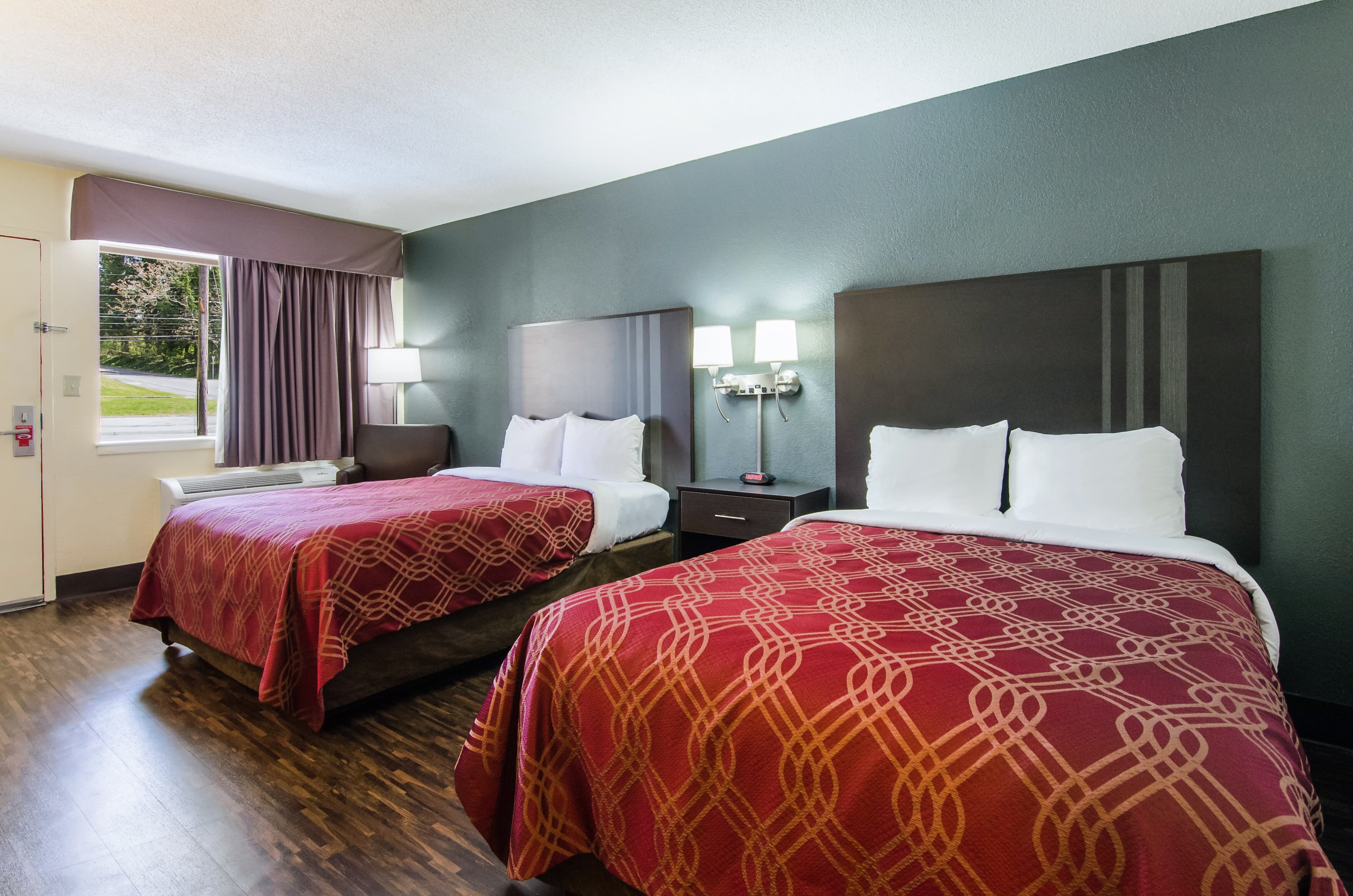 Econo Lodge Near Motor Speedway — 6