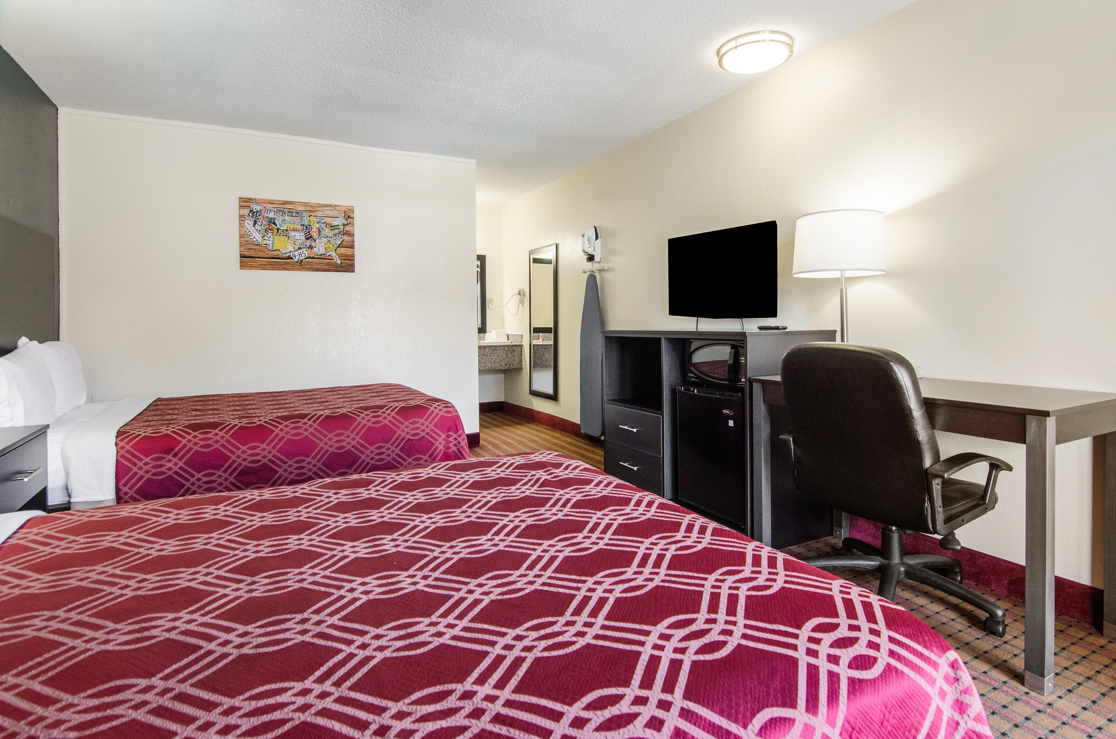 Econo Lodge Near Motor Speedway — 14