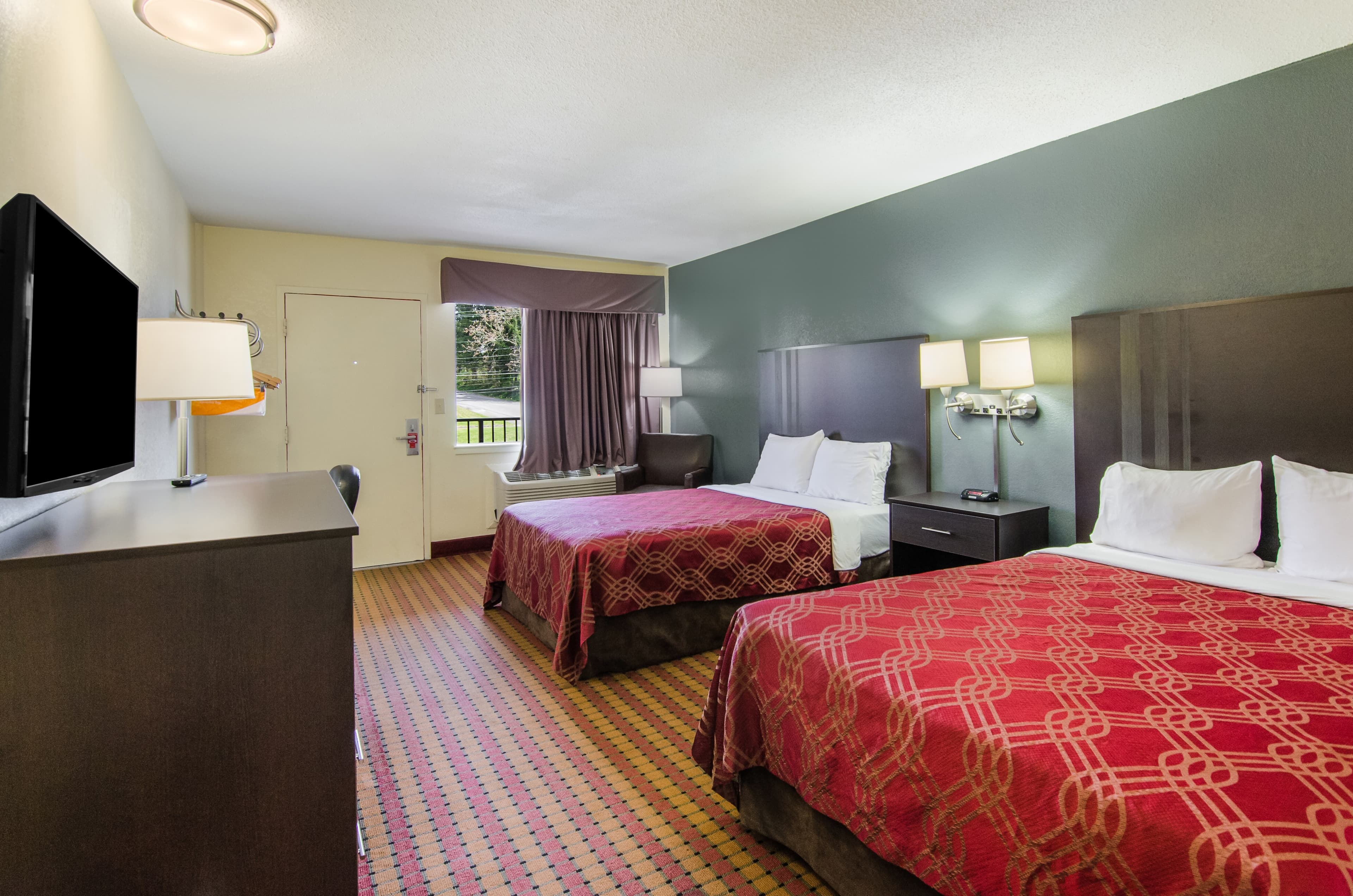 Econo Lodge Near Motor Speedway — 15